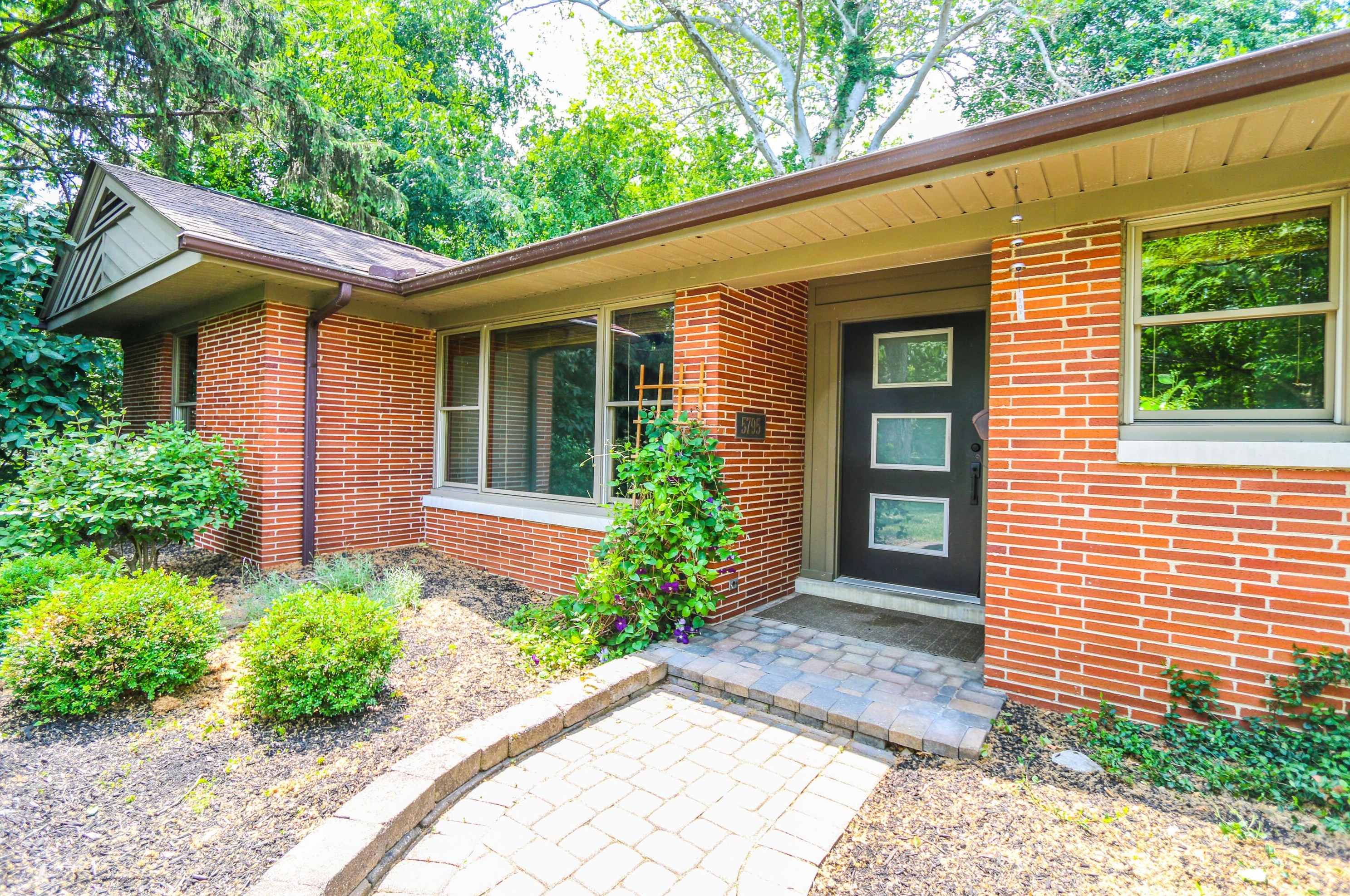 5795 Olentangy Blvd, Columbus OH 43085-3824 exterior