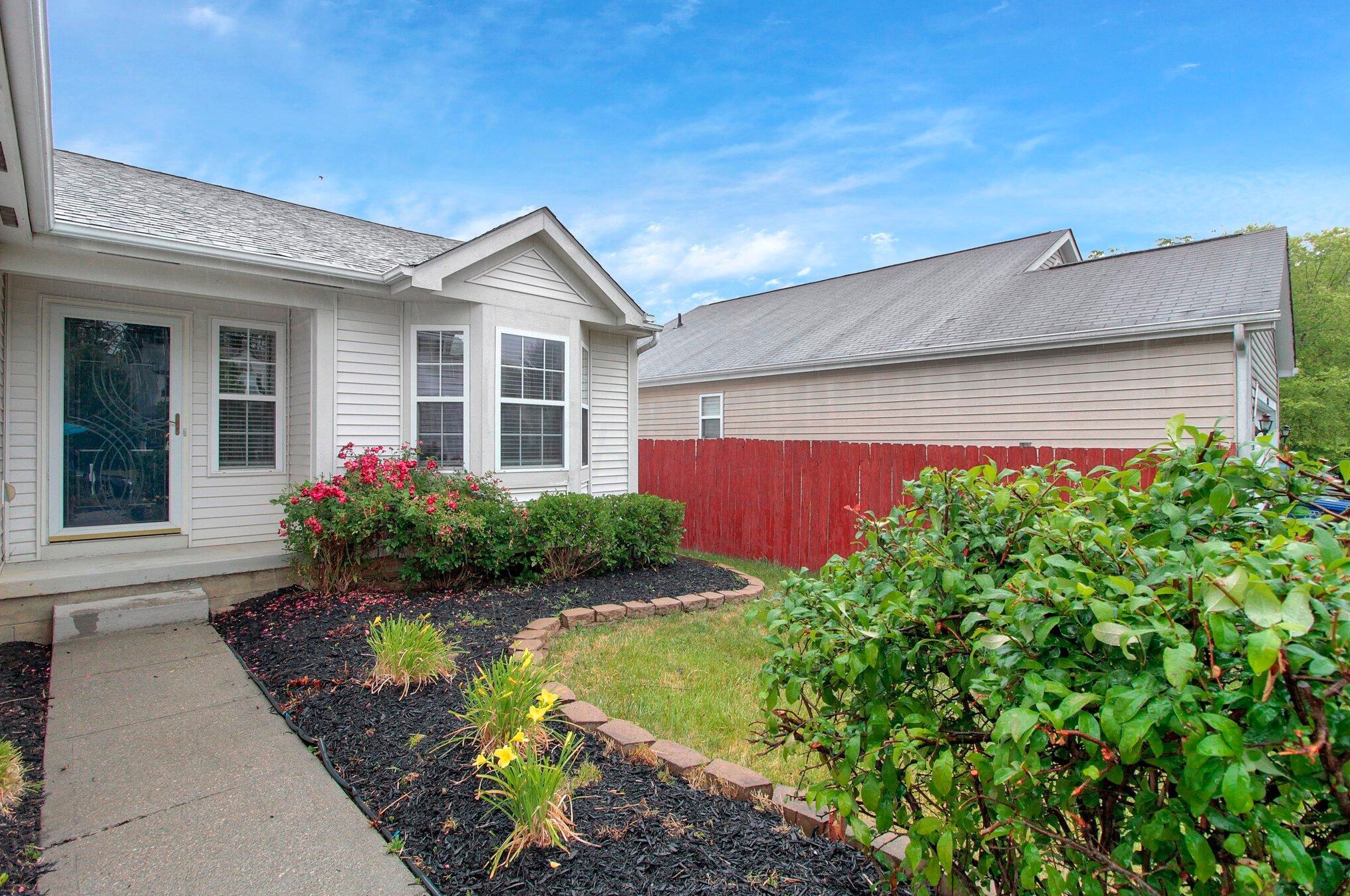 4830 Victory Ct, Columbus OH 43231-8831 exterior