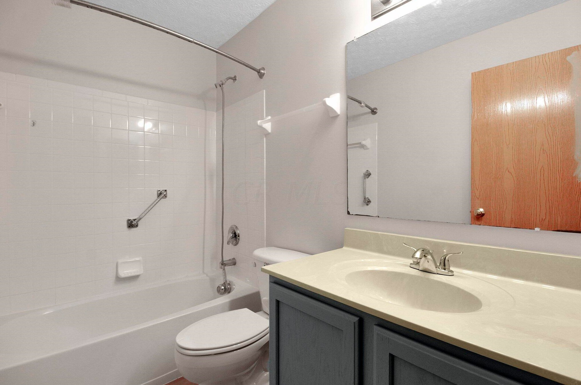 4830 Victory Ct, Columbus OH 43231-8831 exterior