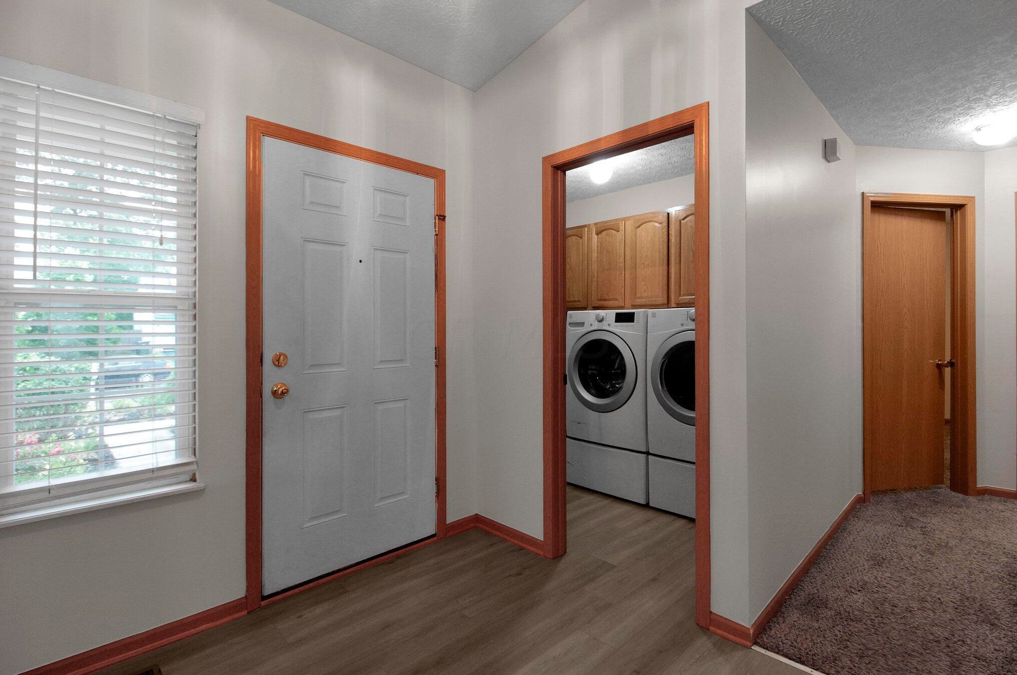 4830 Victory Ct, Columbus OH 43231-8831 exterior