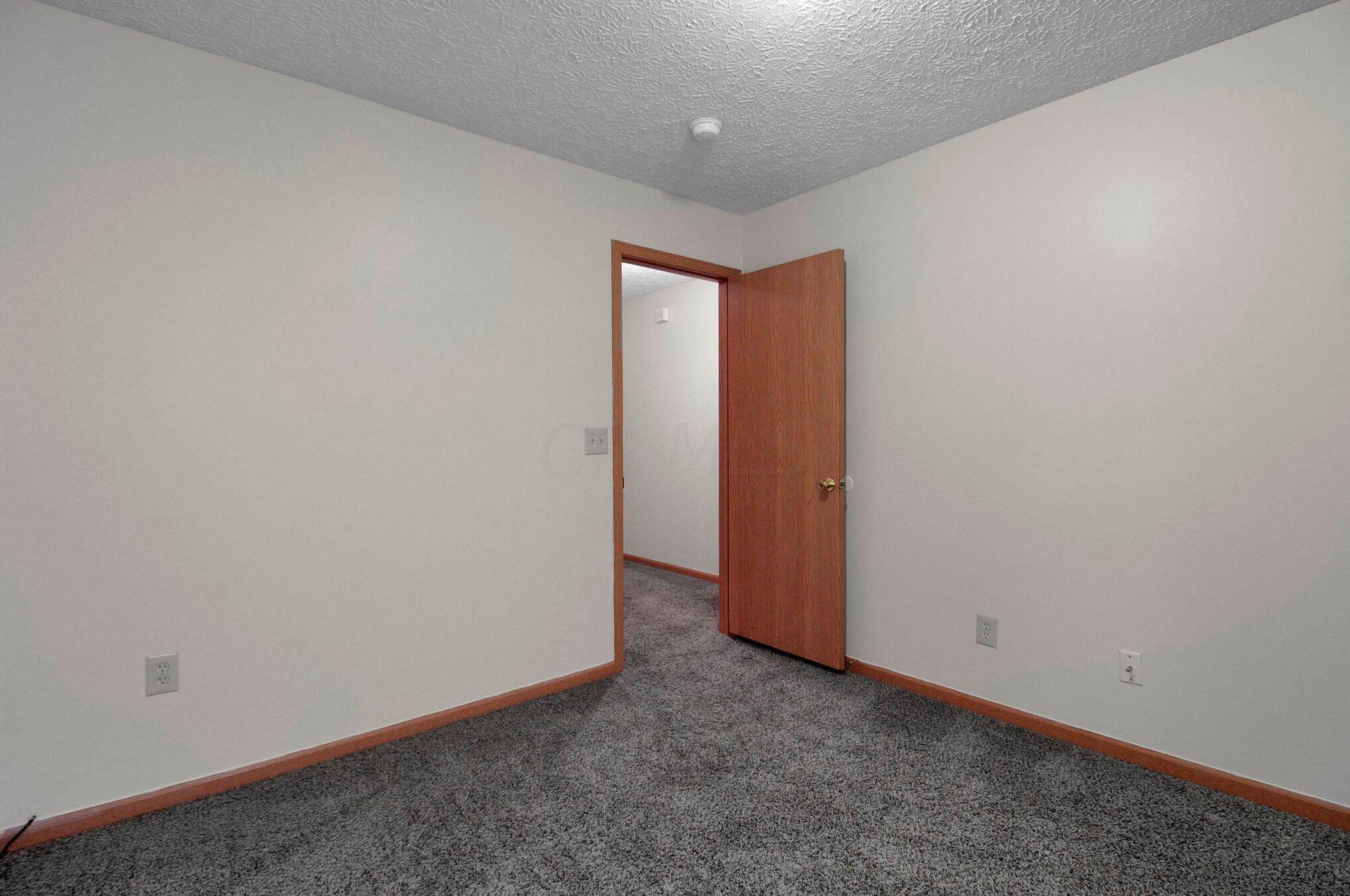 4830 Victory Ct, Columbus OH 43231-8831 exterior