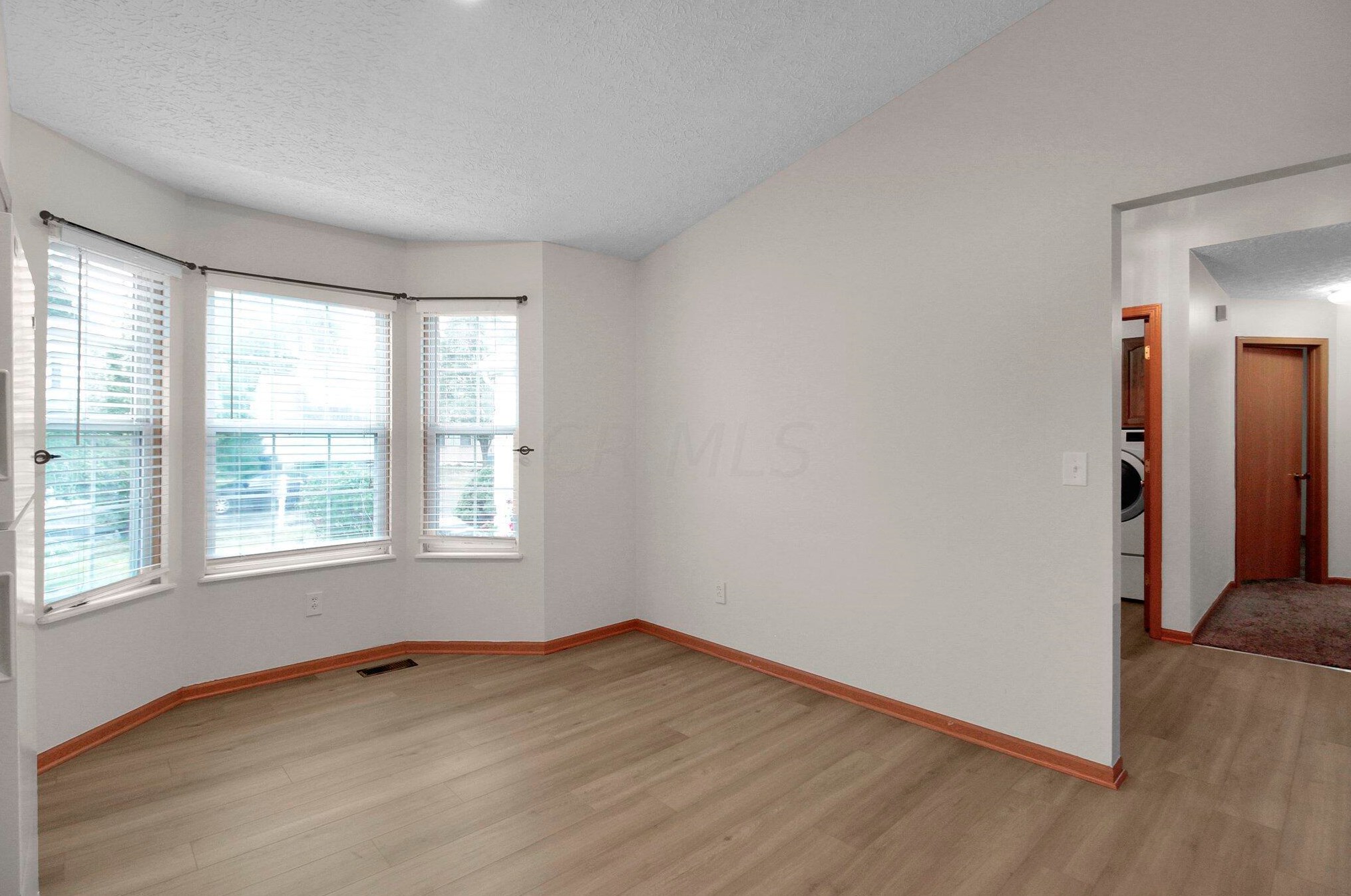 4830 Victory Ct, Columbus OH 43231-8831 exterior