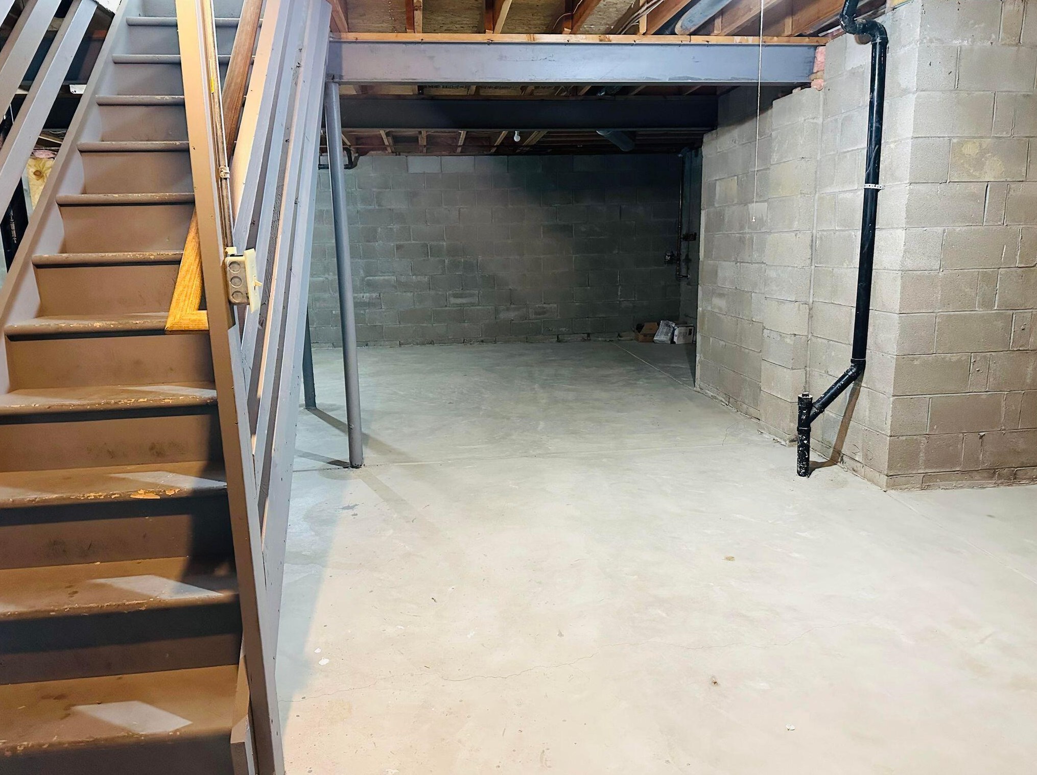 4830 Victory Ct, Columbus OH 43231-8831 exterior