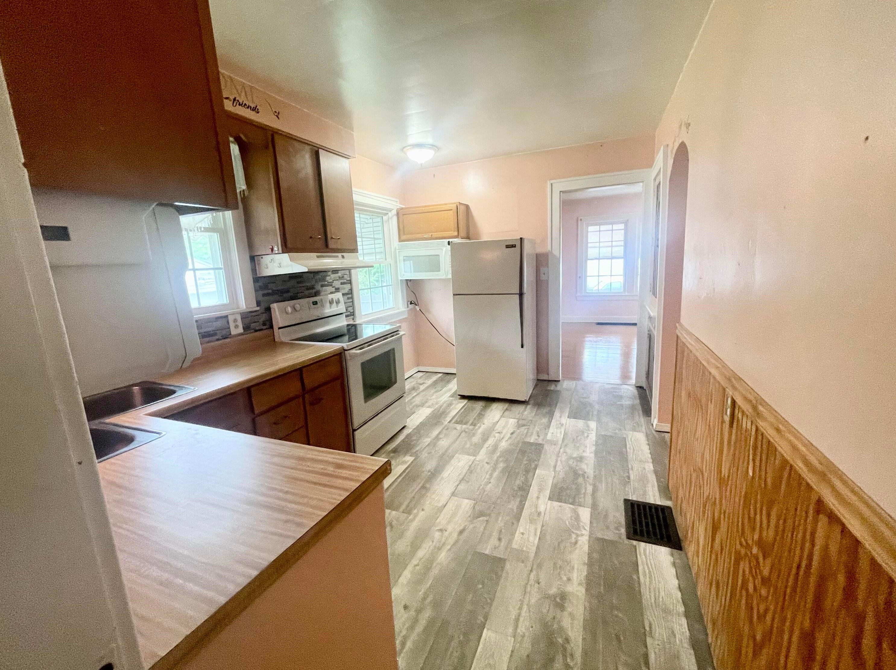 261 Pasadena Ave, Columbus OH 43228-1148 exterior