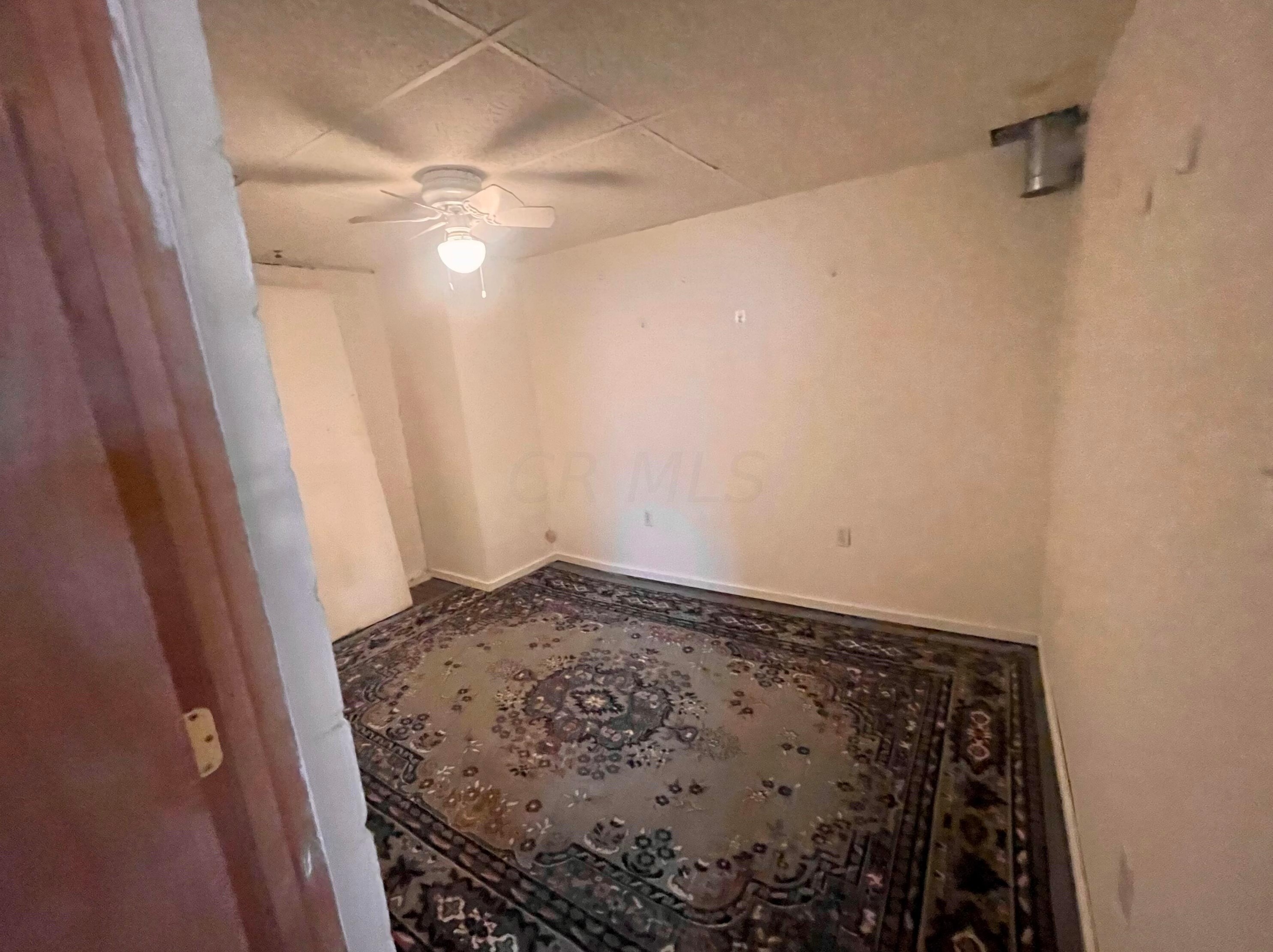 261 Pasadena Ave, Columbus OH 43228-1148 exterior