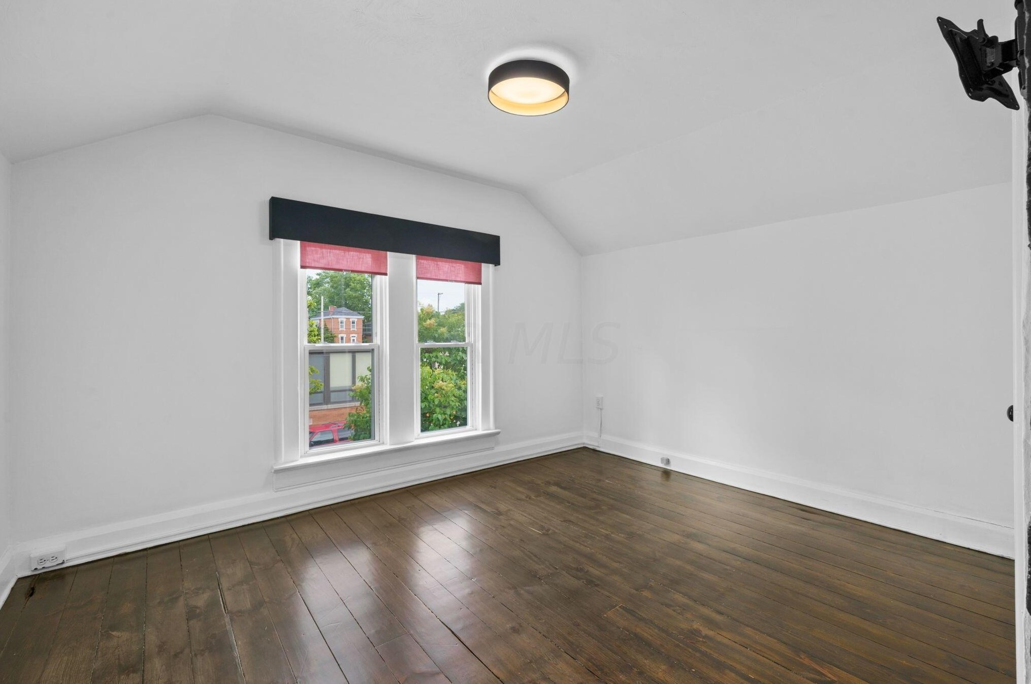 641 Briggs St, Columbus OH 43206-1333 exterior