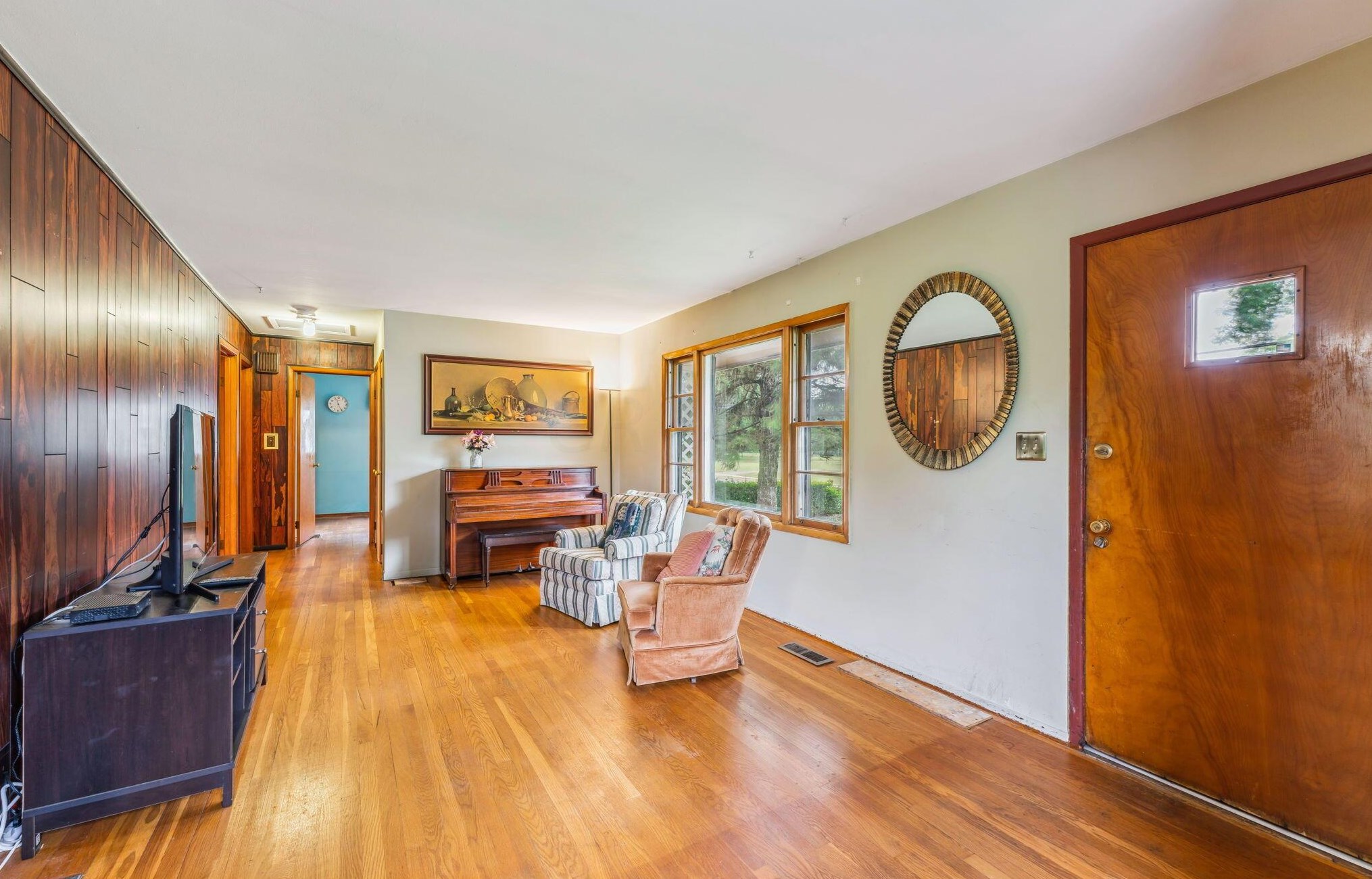 1316 Moler Rd, Columbus OH 43207-1602 exterior