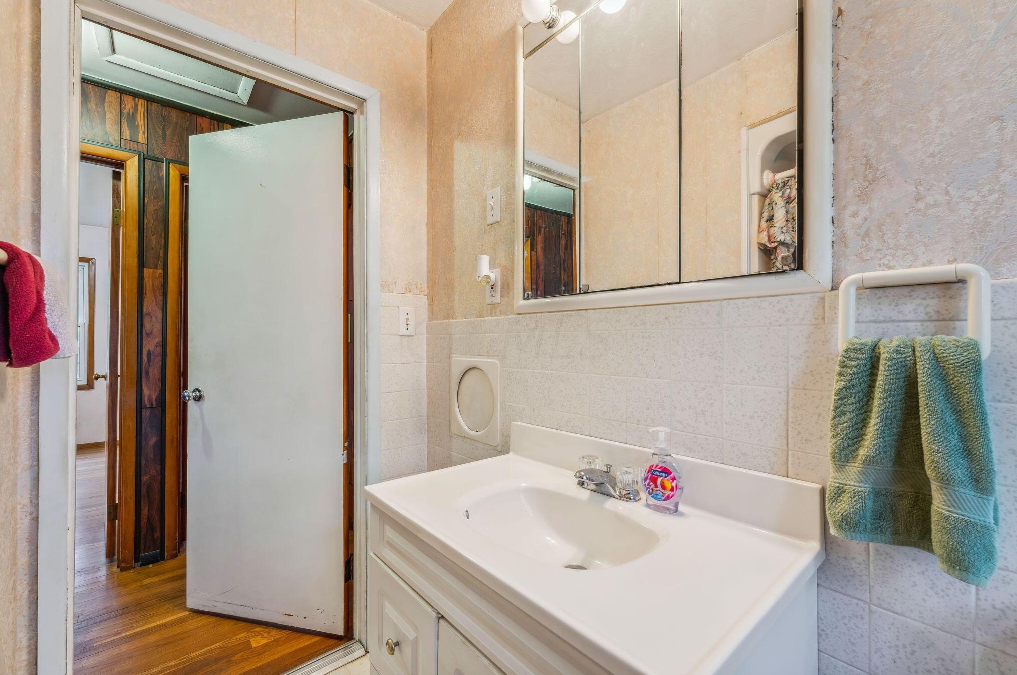 1316 Moler Rd, Columbus OH 43207-1602 exterior