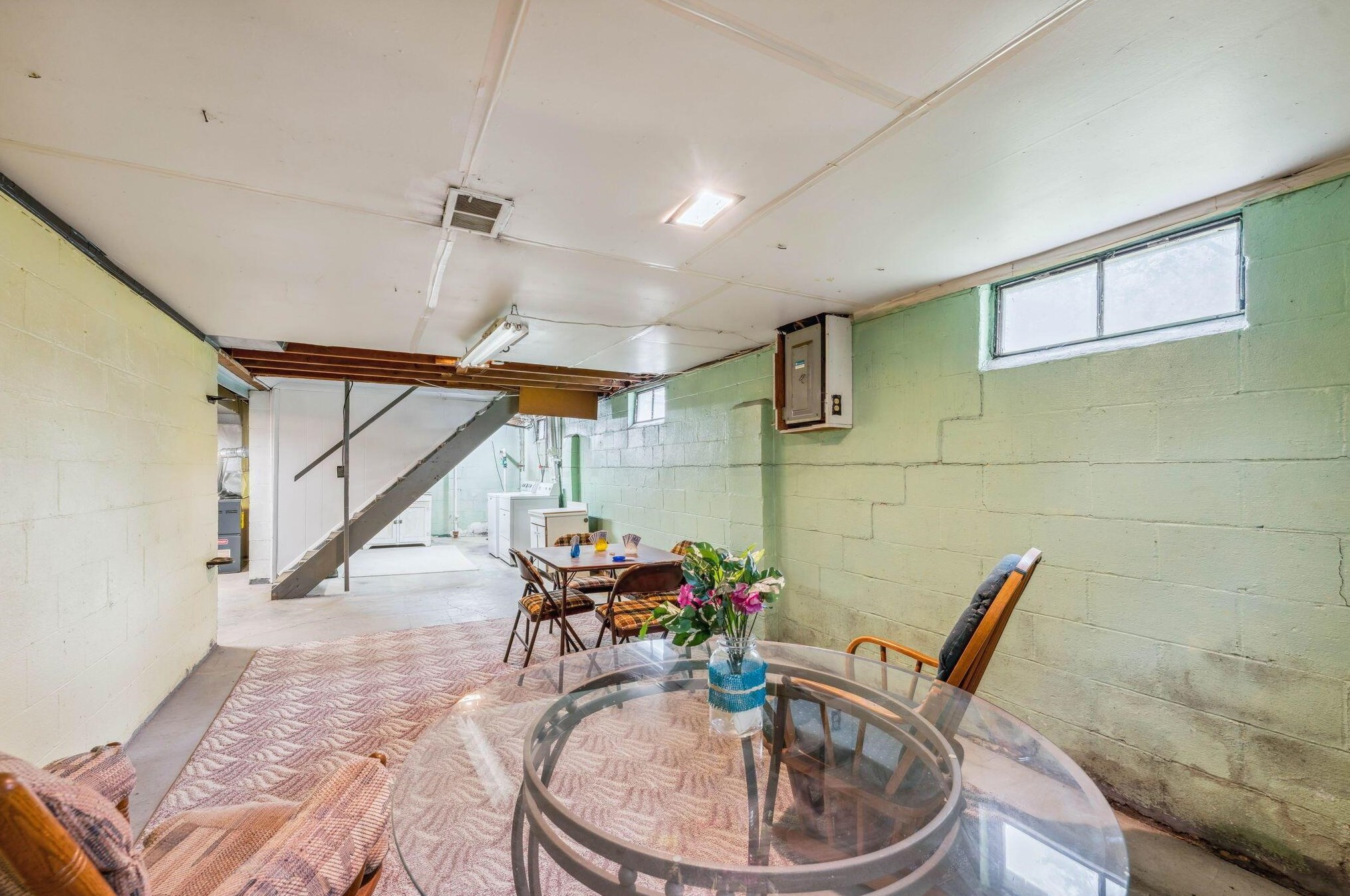 1316 Moler Rd, Columbus OH 43207-1602 exterior