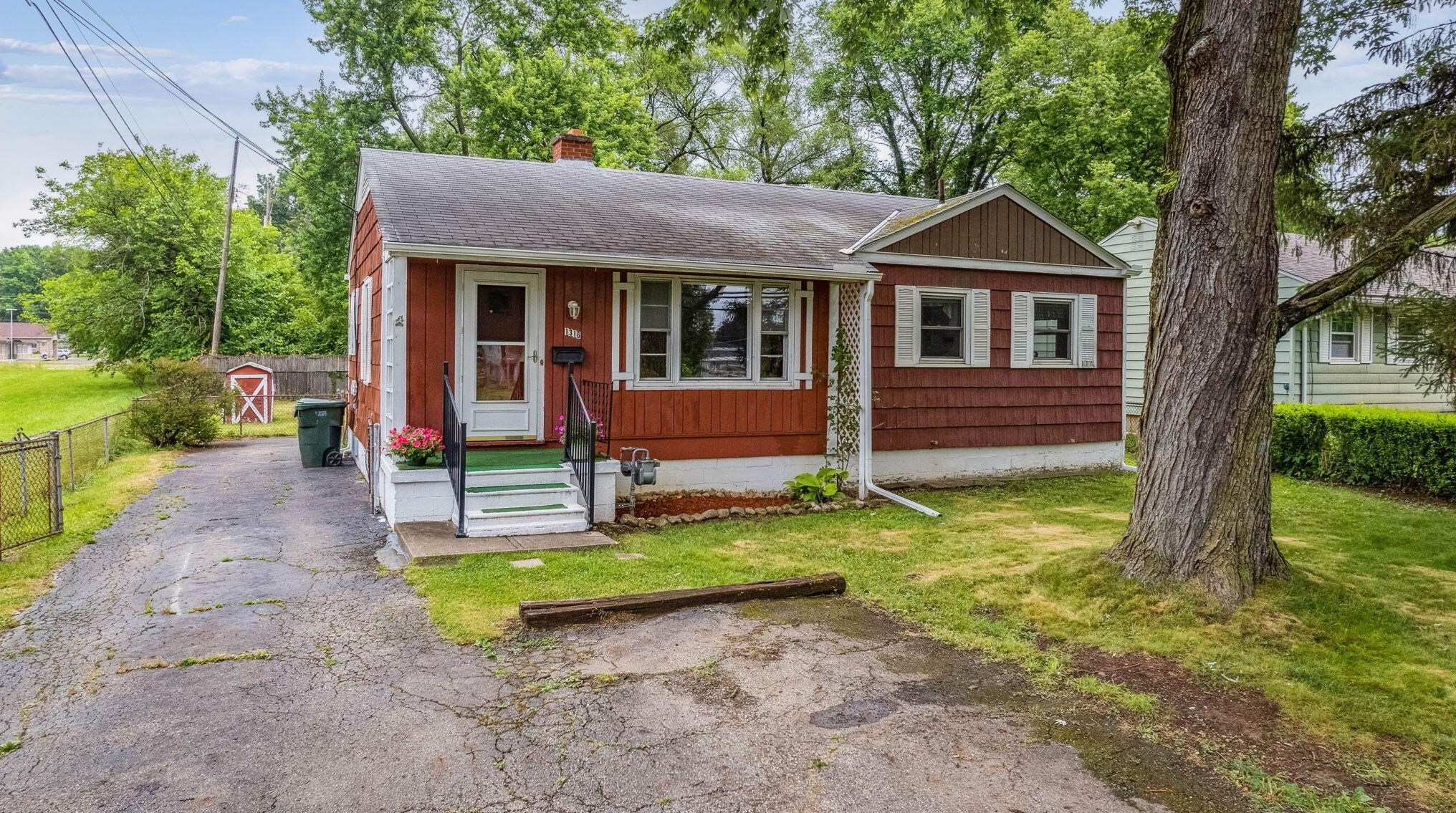 1316 Moler Rd, Columbus OH 43207-1602 exterior