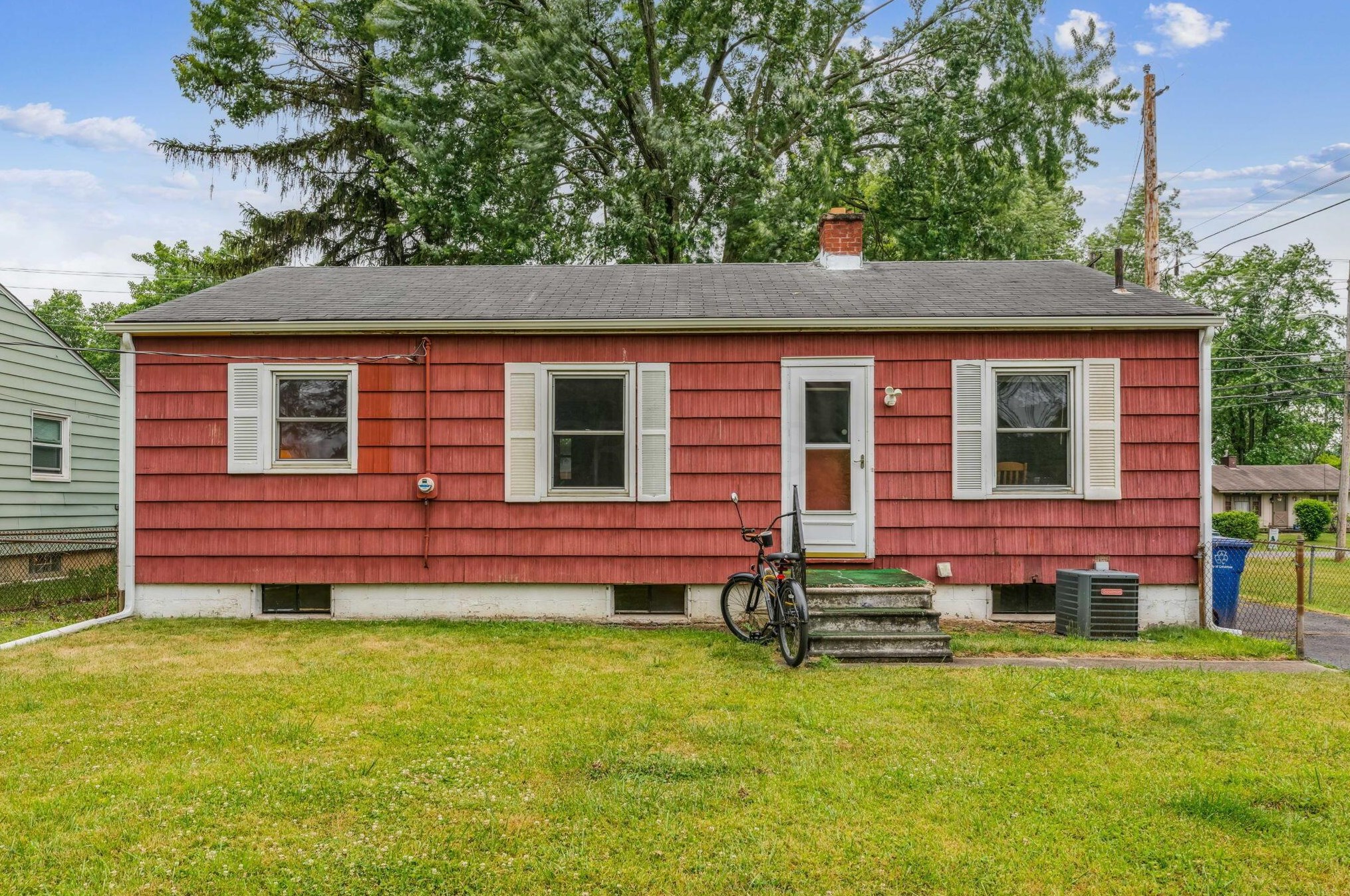 1316 Moler Rd, Columbus OH 43207-1602 exterior