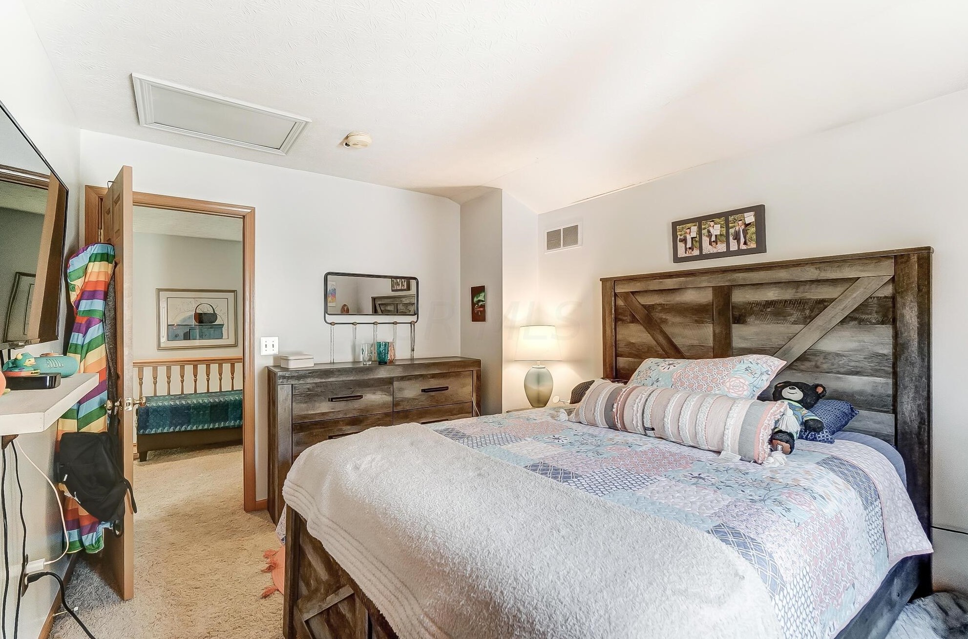 410 Woodside Mdw Pl, Columbus OH 43230-7031 exterior