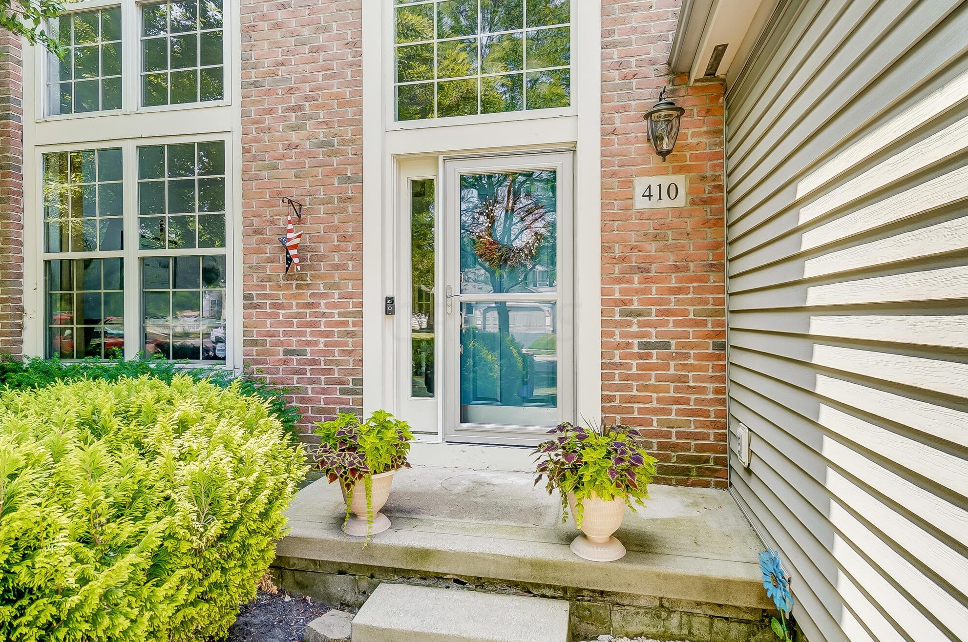 410 Woodside Mdw Pl, Columbus OH 43230-7031 exterior