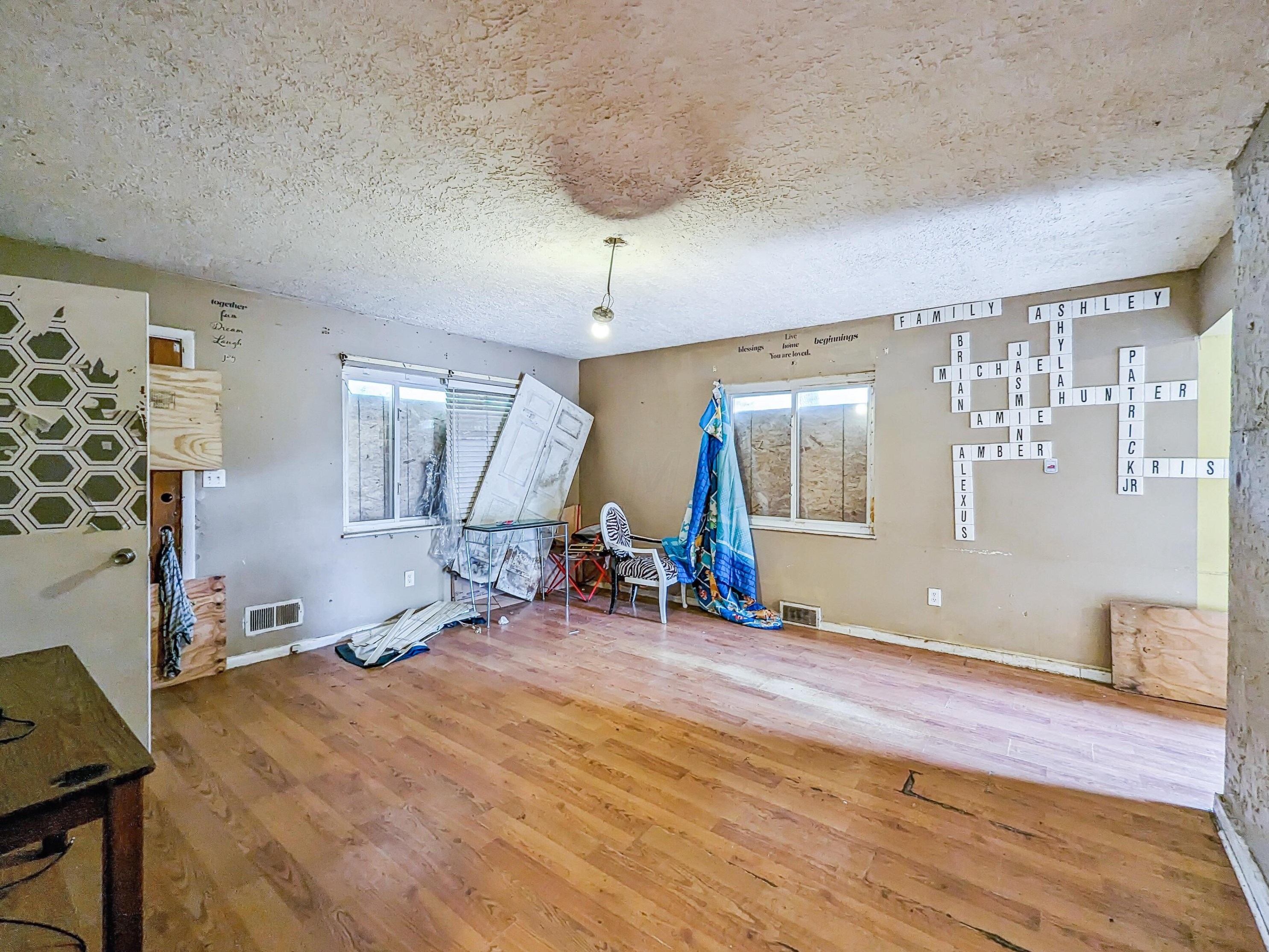 2008 Floral Ave, Columbus OH  43223-1106 exterior