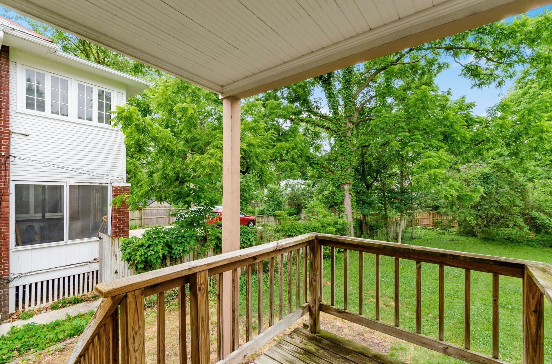 154 Clinton Hts Ave, Columbus OH 43202-1245 exterior