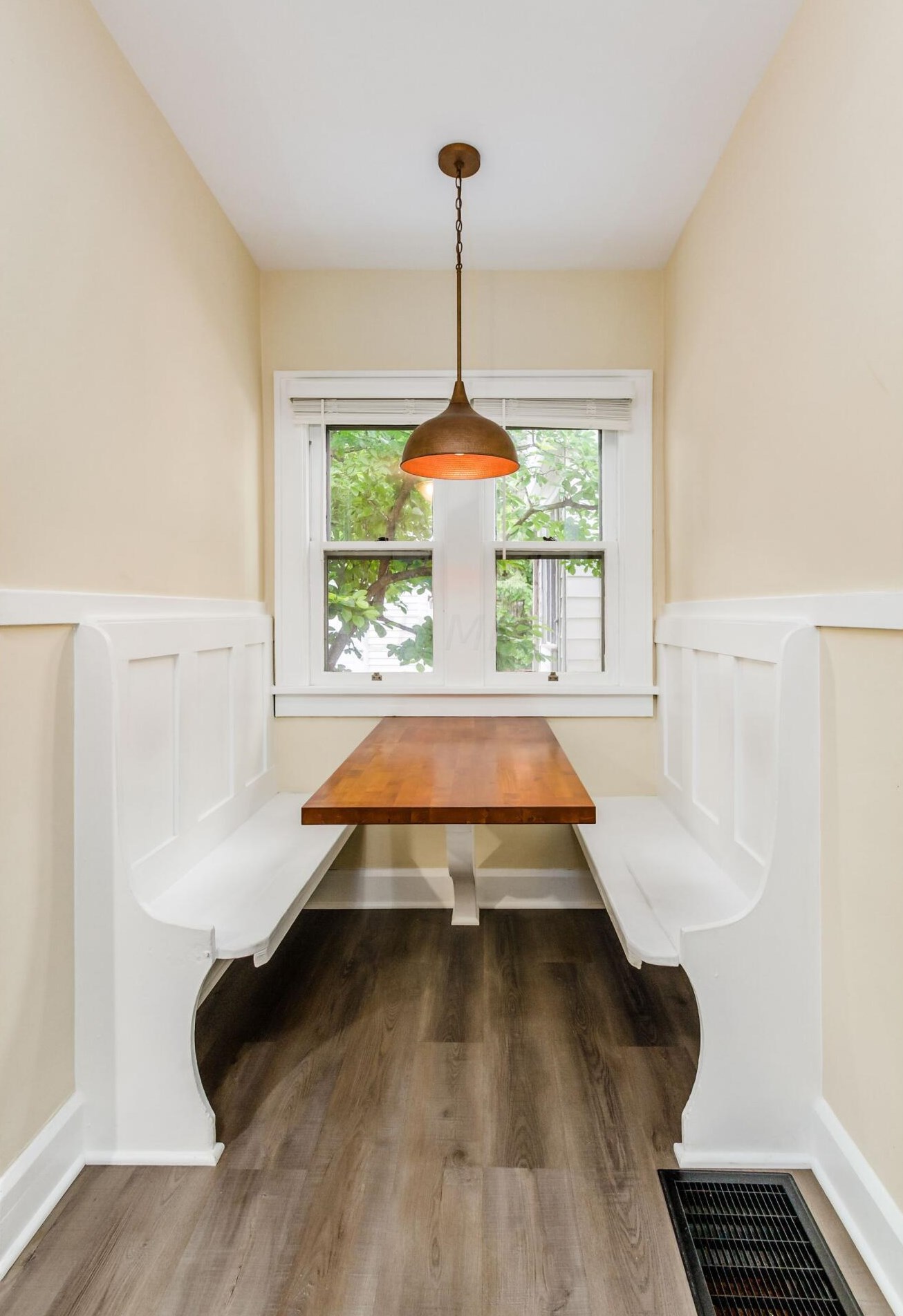 154 Clinton Hts Ave, Columbus OH 43202-1245 exterior