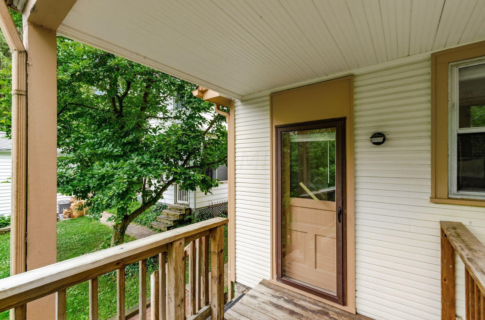 154 Clinton Hts Ave, Columbus OH 43202-1245 exterior