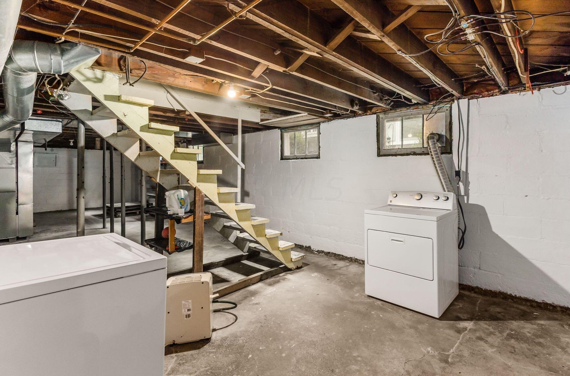 154 Clinton Hts Ave, Columbus OH 43202-1245 exterior