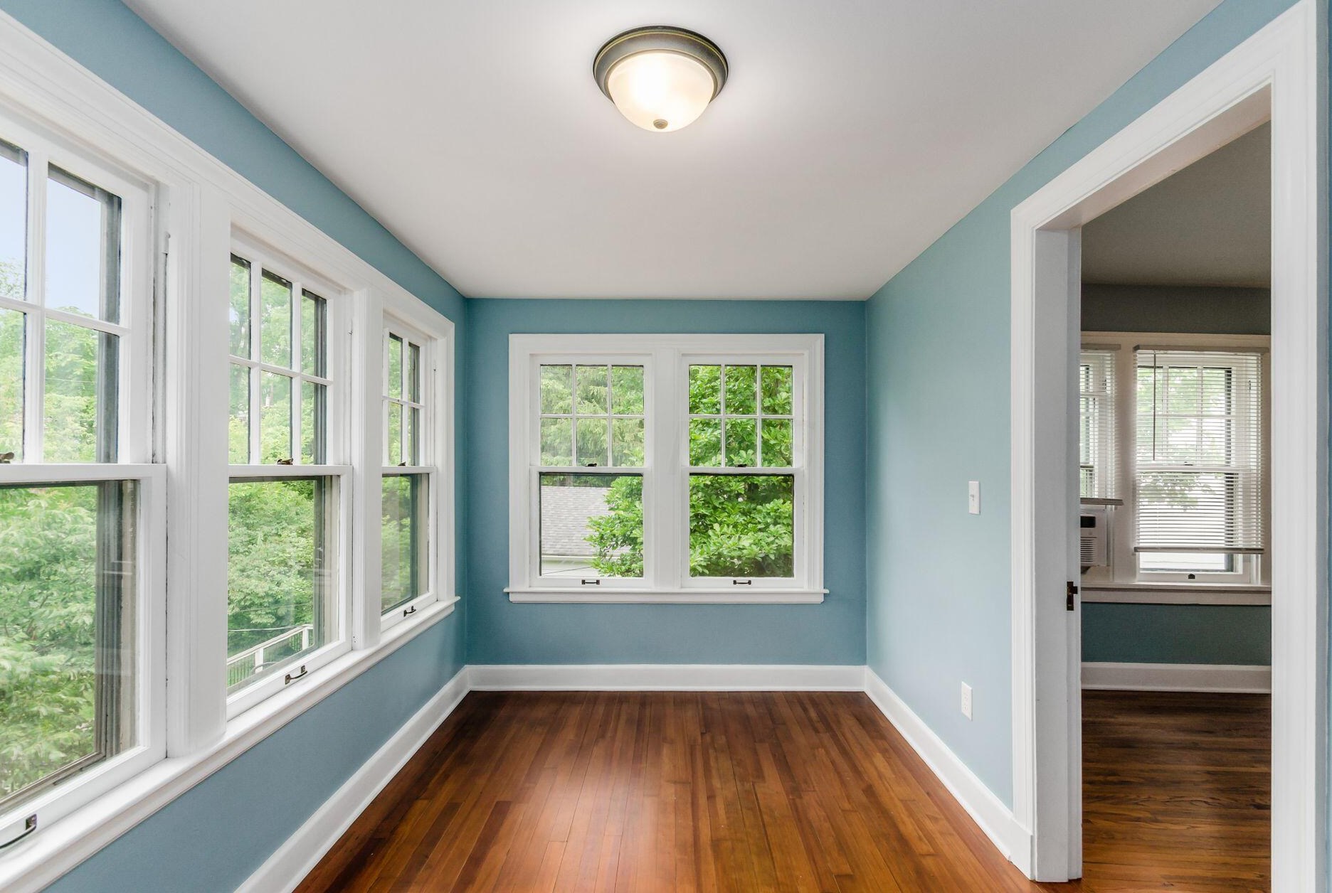 154 Clinton Hts Ave, Columbus OH 43202-1245 exterior