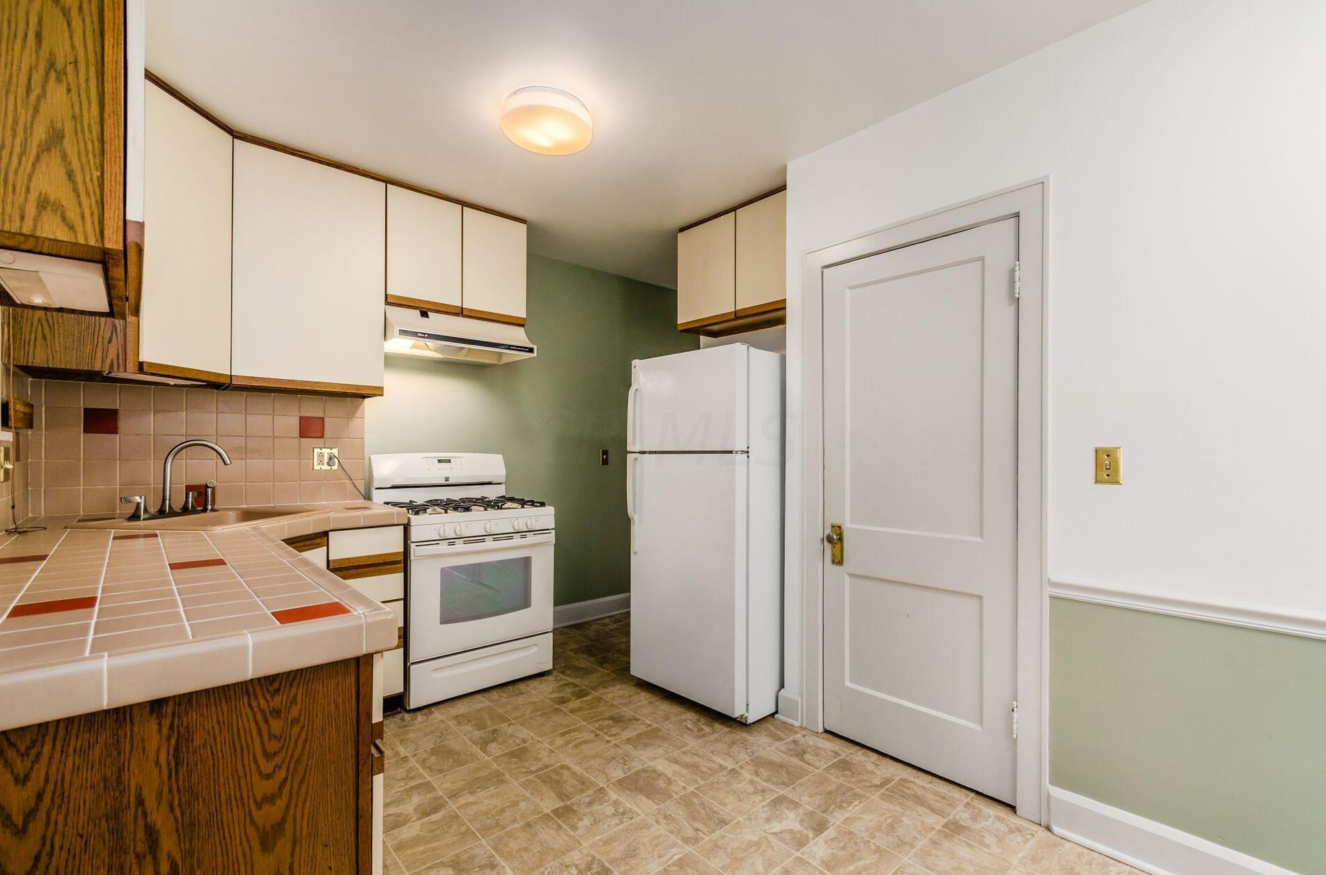 154 Clinton Hts Ave, Columbus OH 43202-1245 exterior