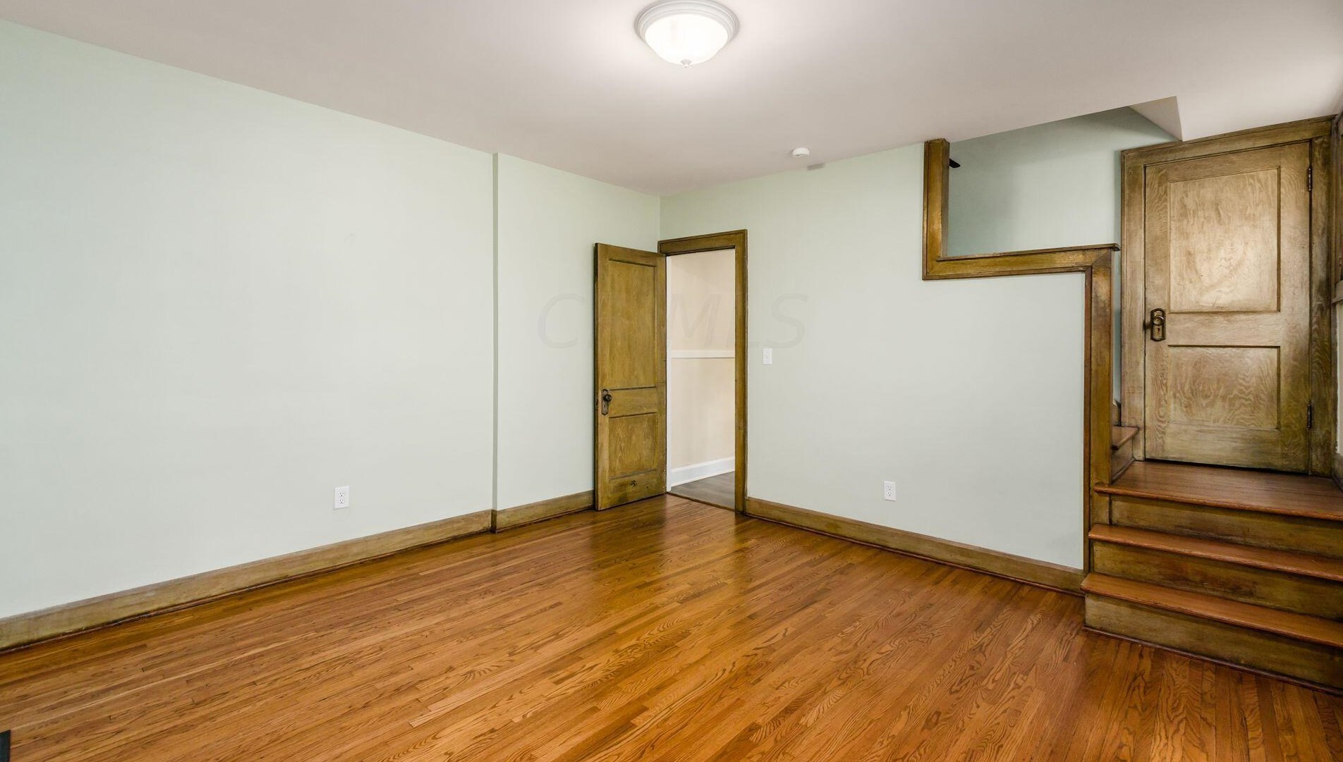 154 Clinton Hts Ave, Columbus OH 43202-1245 exterior