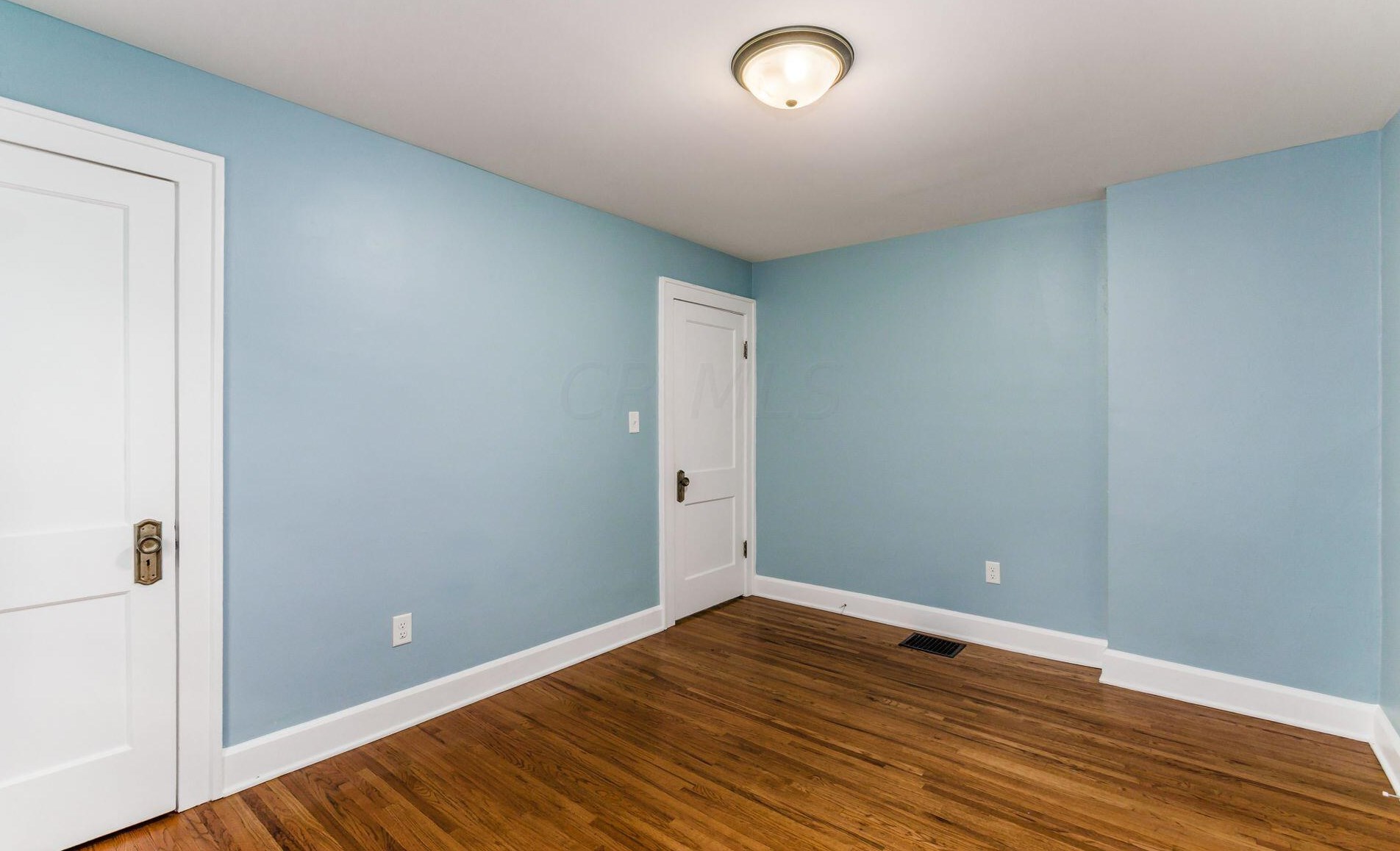 154 Clinton Hts Ave, Columbus OH 43202-1245 exterior