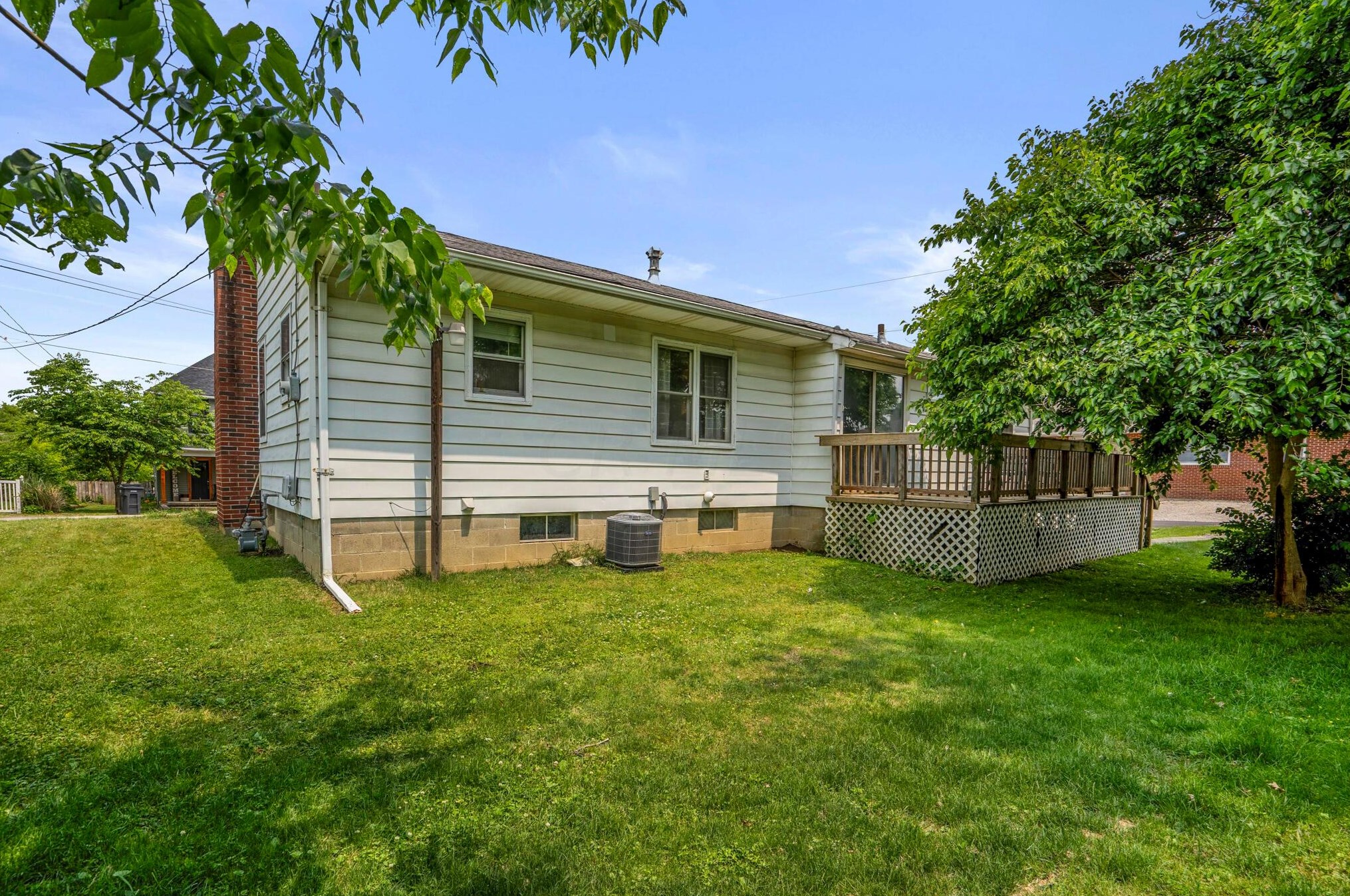 5 Arlington Ave, Thornville OH  exterior