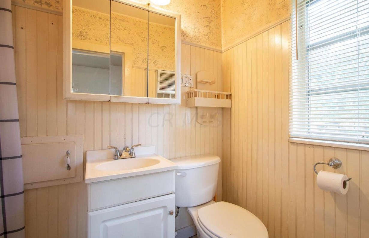 859 Pierce Ave, Columbus OH  43213-3042 exterior