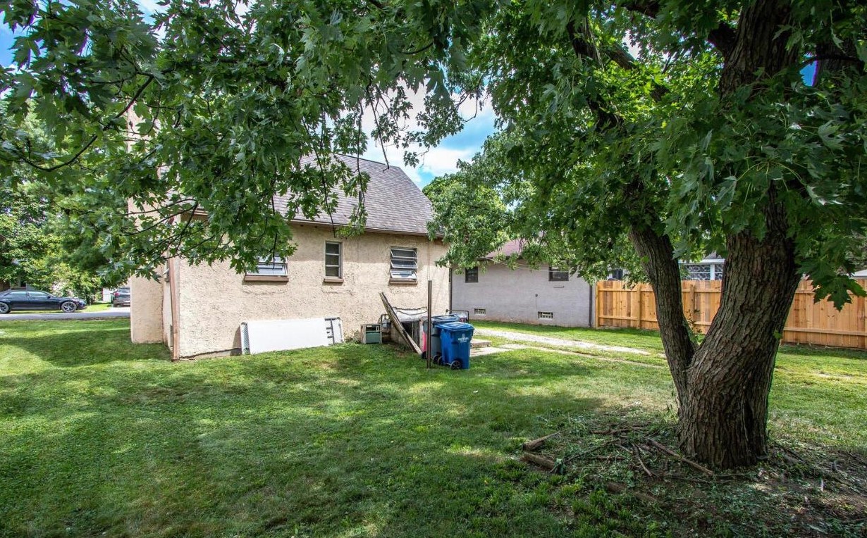 859 Pierce Ave, Columbus OH  43213-3042 exterior