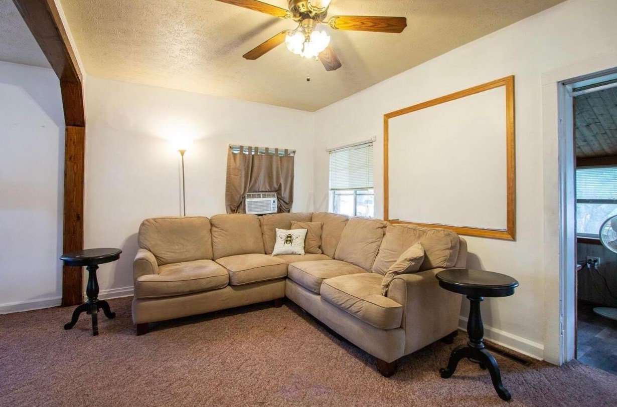 859 Pierce Ave, Columbus OH  43213-3042 exterior