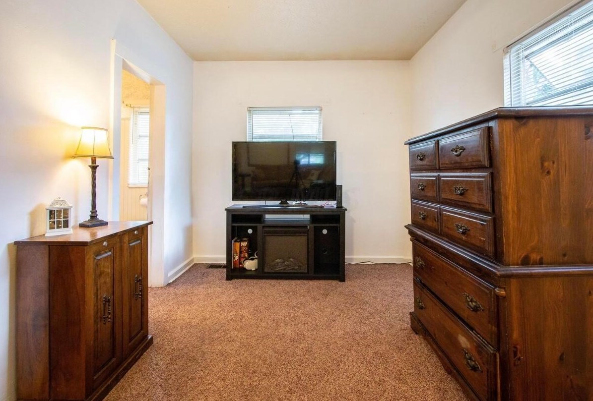 859 Pierce Ave, Columbus OH  43213-3042 exterior