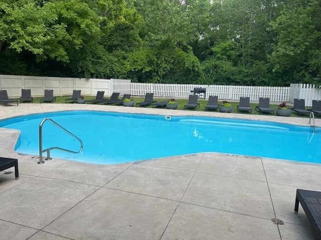 2565 Scioto View Ln, Columbus OH  43221-3680 exterior