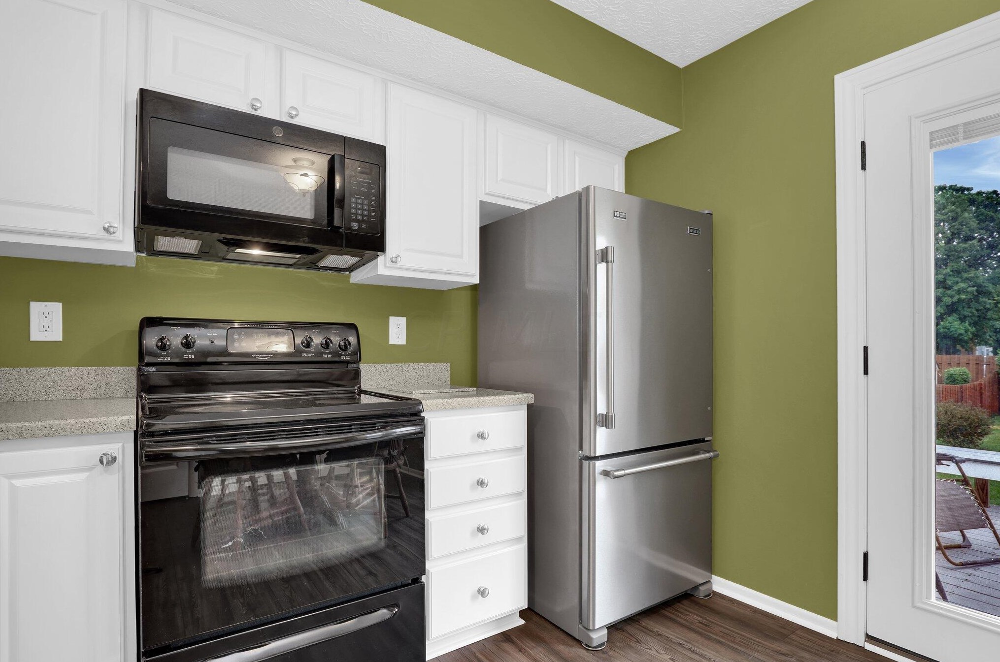 5863 Buechler Bnd, Columbus OH 43228-8802 exterior