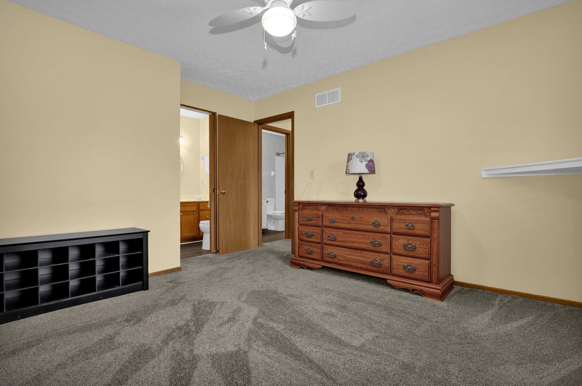 5863 Buechler Bnd, Columbus OH 43228-8802 exterior