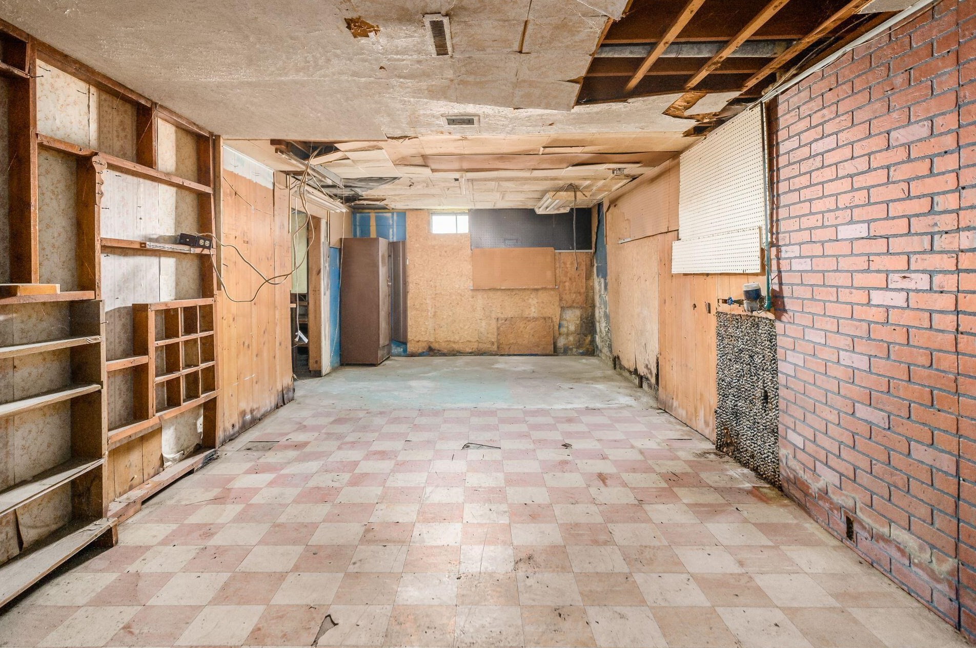 1121 Pauline Ave, Columbus OH 43224-3138 exterior