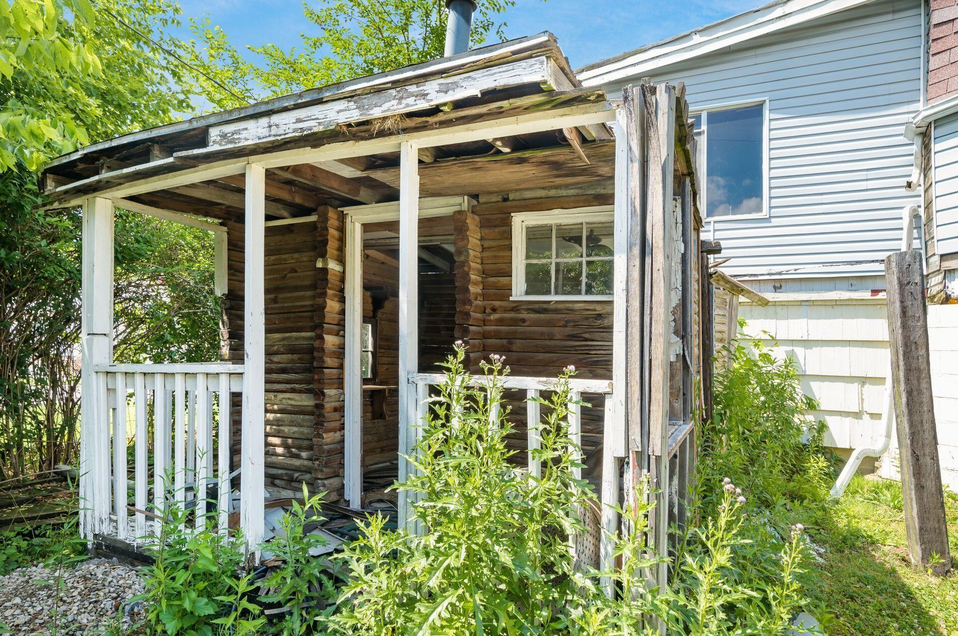 1121 Pauline Ave, Columbus OH 43224-3138 exterior