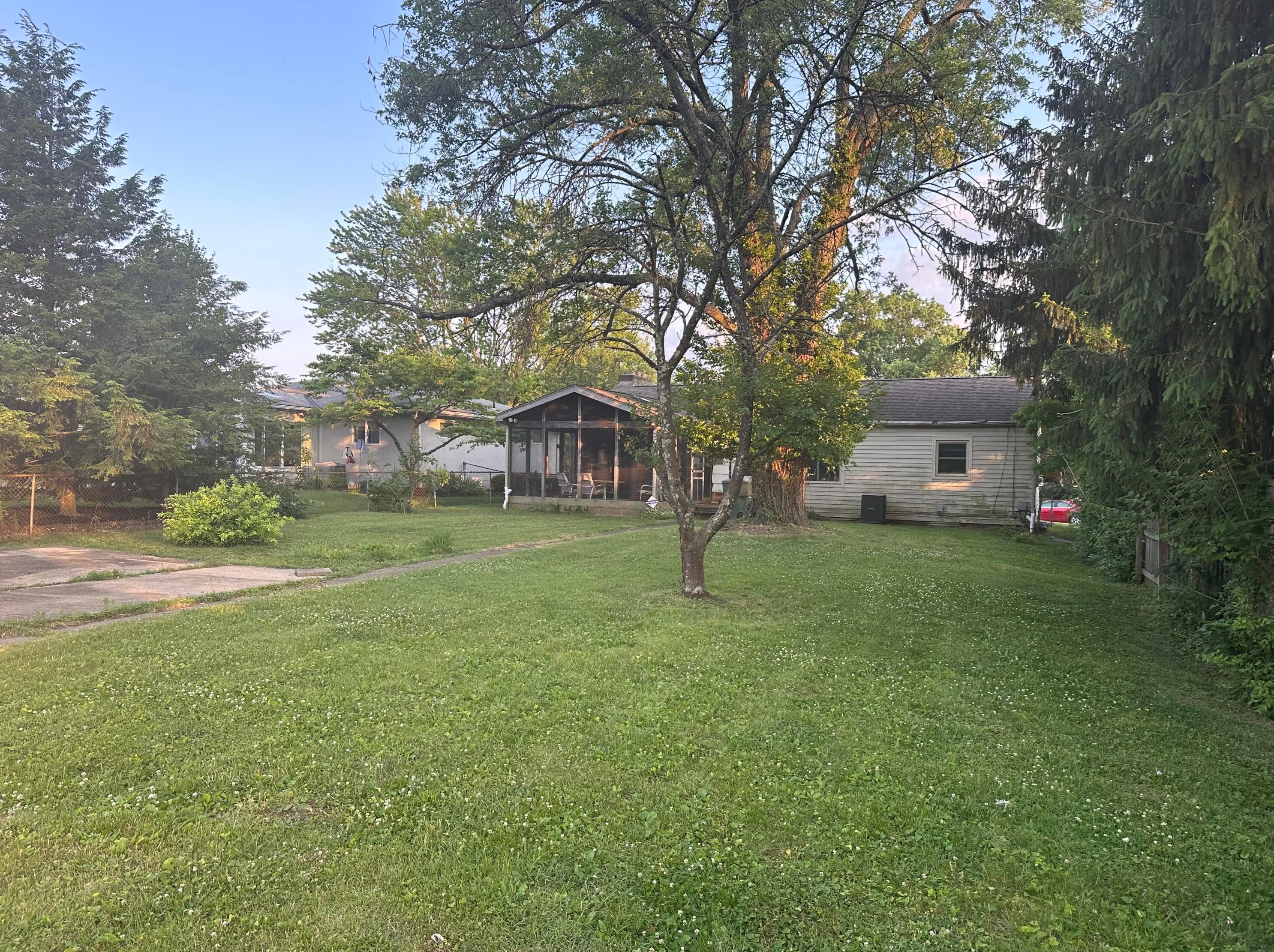 522 Wetmore Rd, Columbus OH  43214-2208 exterior