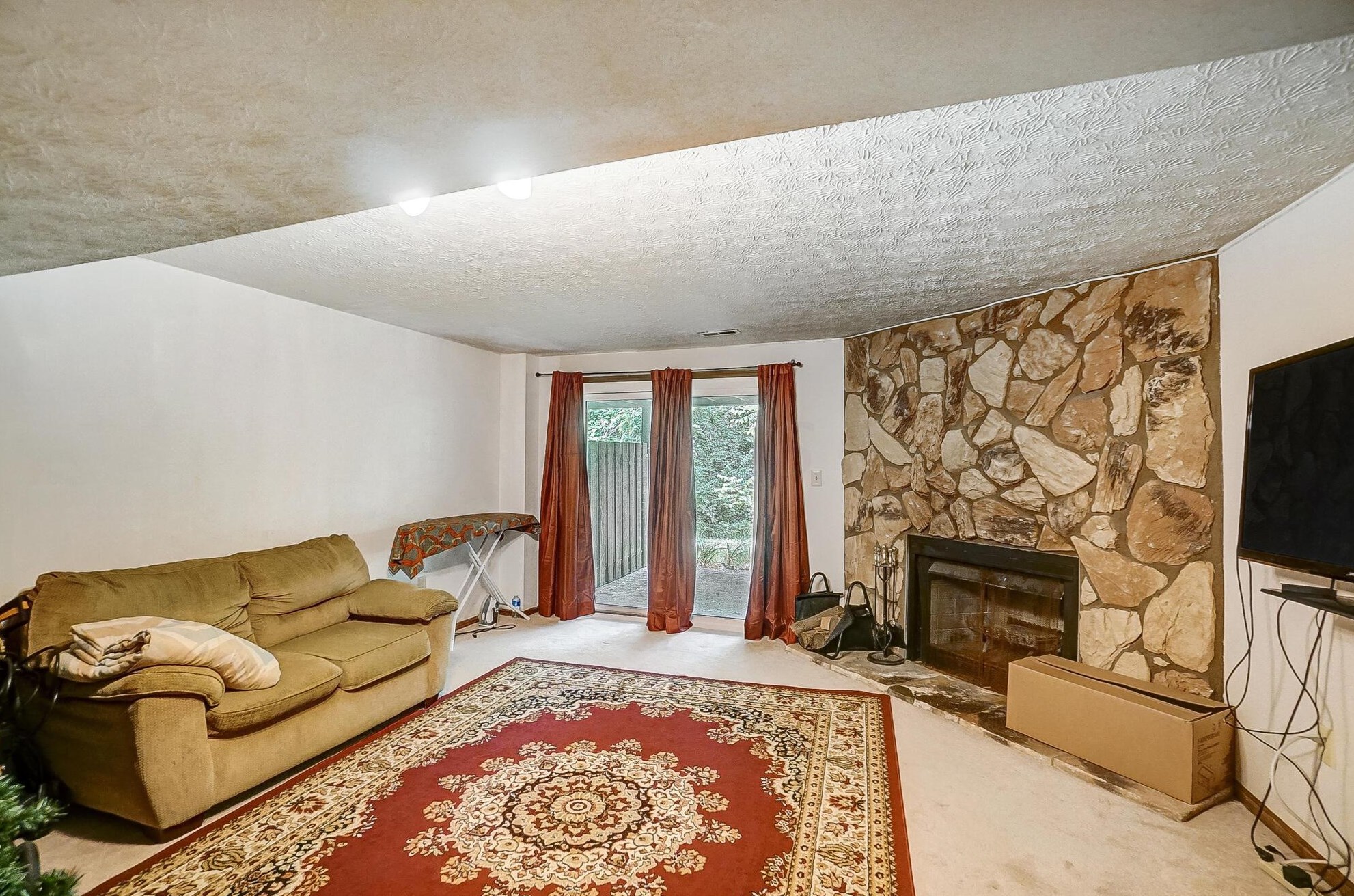 5742 Great Hall Ct, Columbus OH exterior