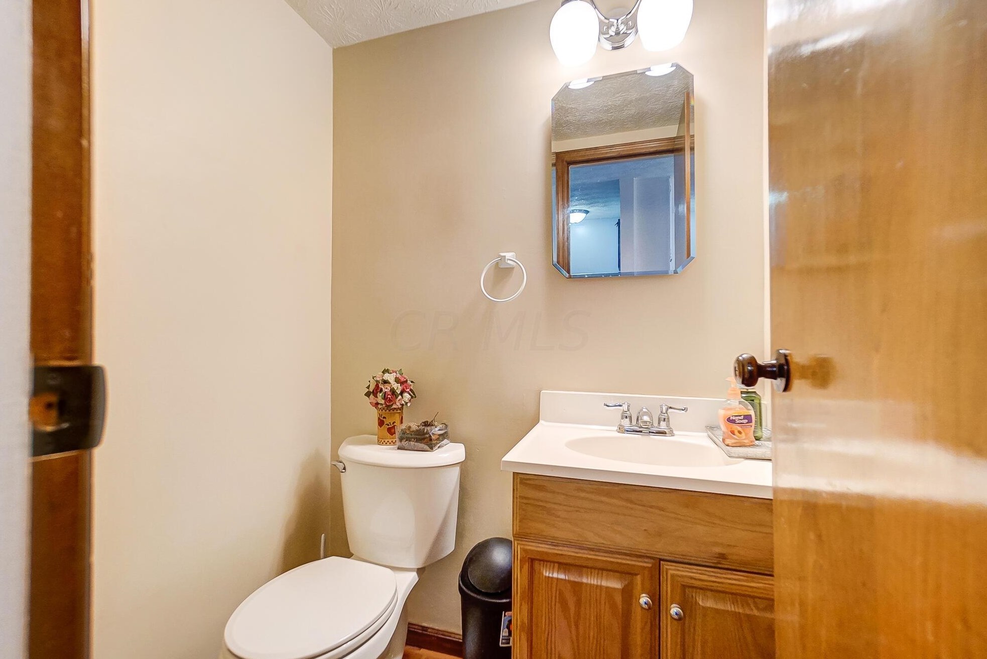 5742 Great Hall Ct, Columbus OH exterior