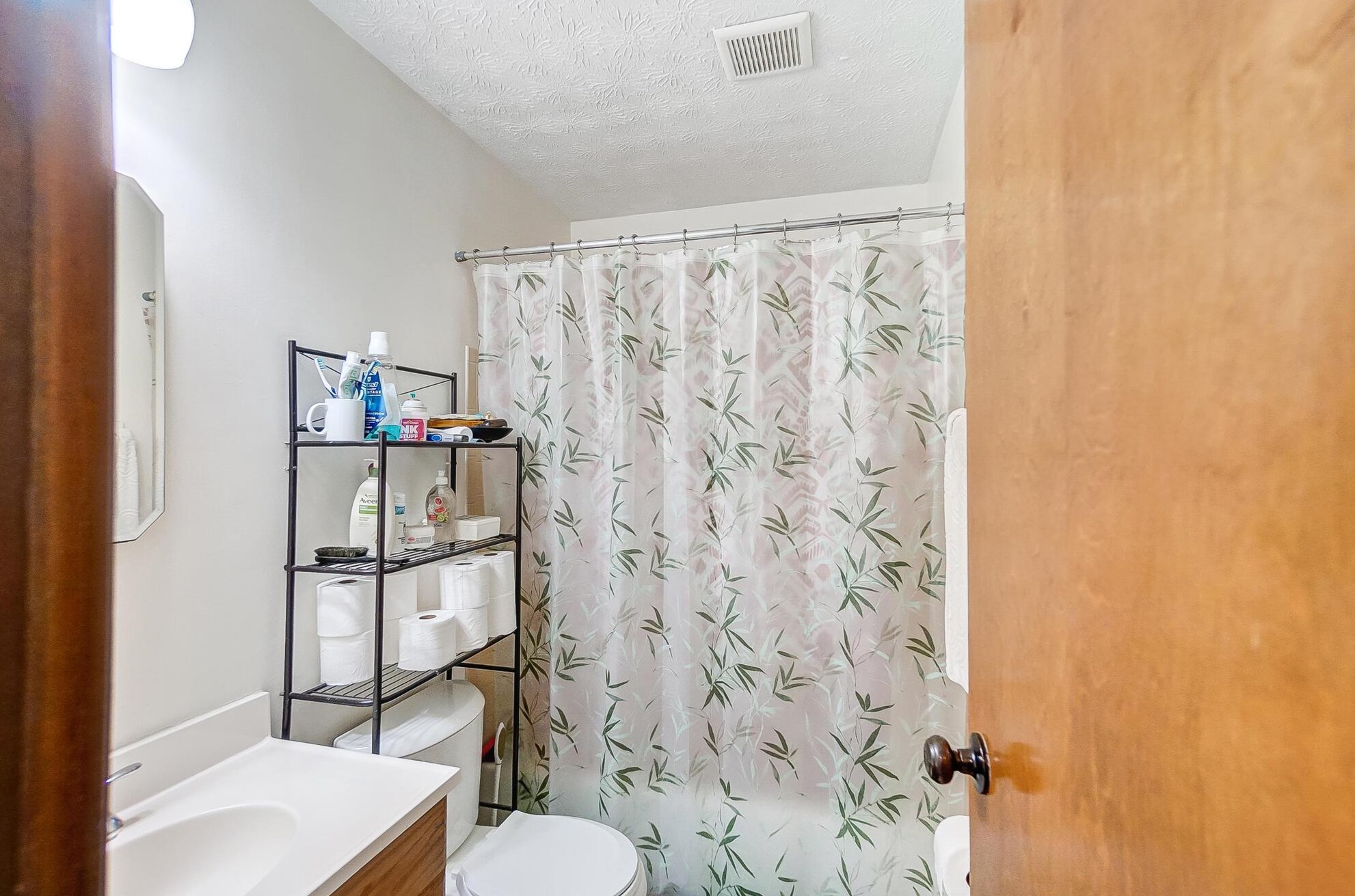 5742 Great Hall Ct, Columbus OH exterior