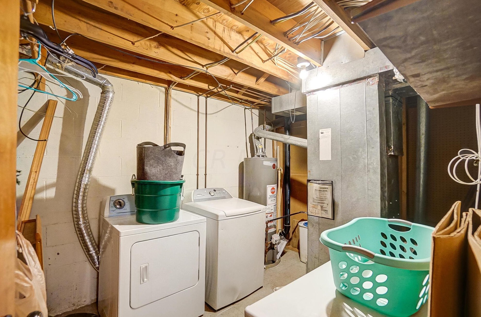 5742 Great Hall Ct, Columbus OH exterior