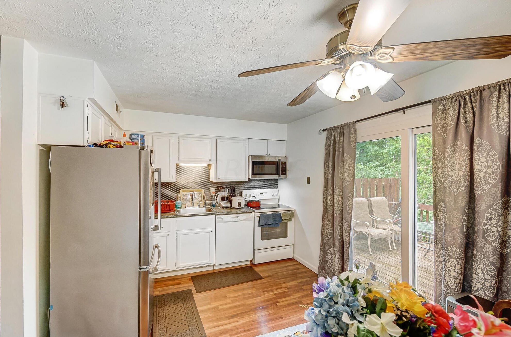 5742 Great Hall Ct, Columbus OH exterior