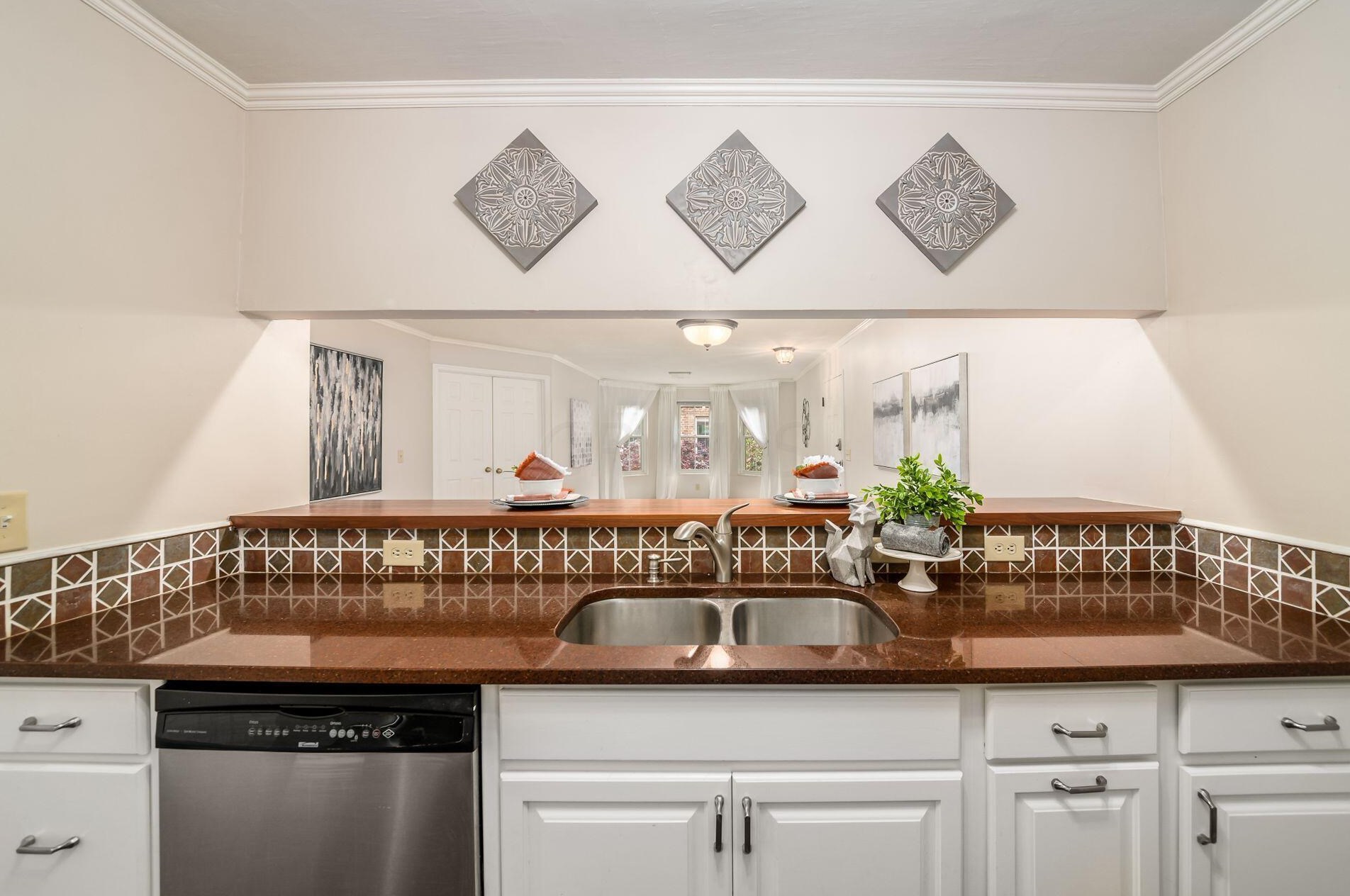 13 Victorian Gate Way, Columbus OH  43215-1682 exterior