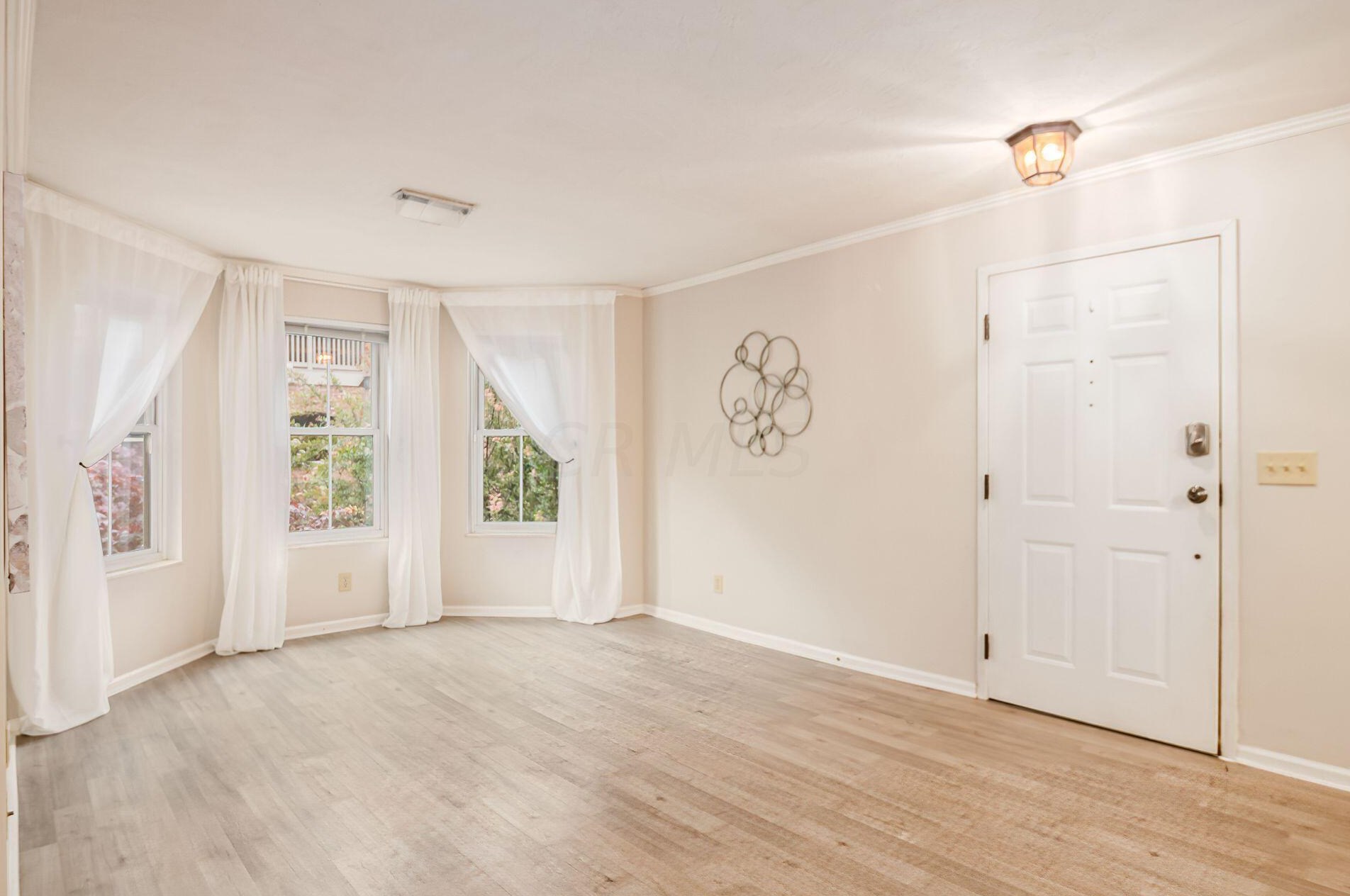 13 Victorian Gate Way, Columbus OH  43215-1682 exterior