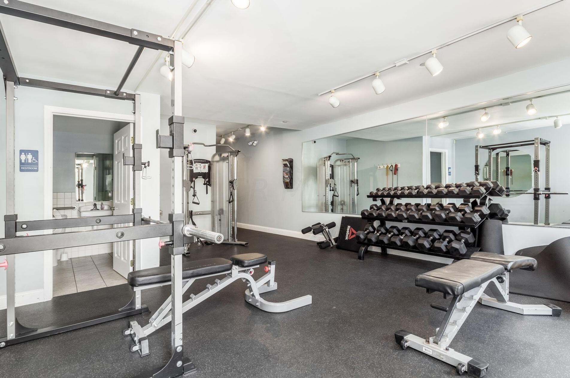 13 Victorian Gate Way, Columbus OH  43215-1682 exterior