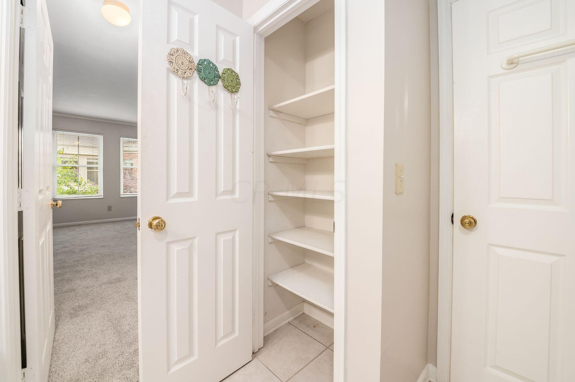 13 Victorian Gate Way, Columbus OH  43215-1682 exterior