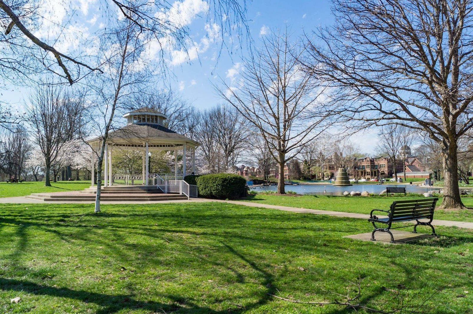 13 Victorian Gate Way, Columbus OH  43215-1682 exterior