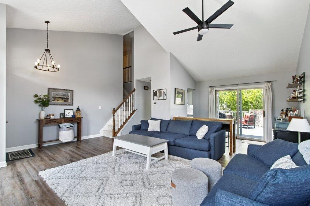 3380 Ln Coste Ln, Columbus OH 43228-7052 exterior