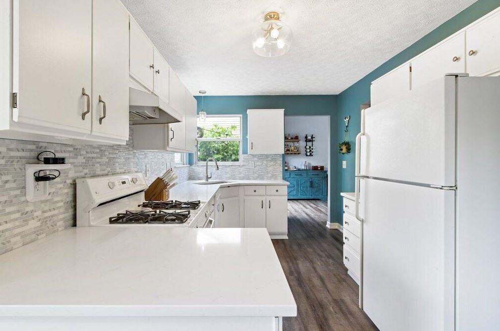 3380 Ln Coste Ln, Columbus OH 43228-7052 exterior