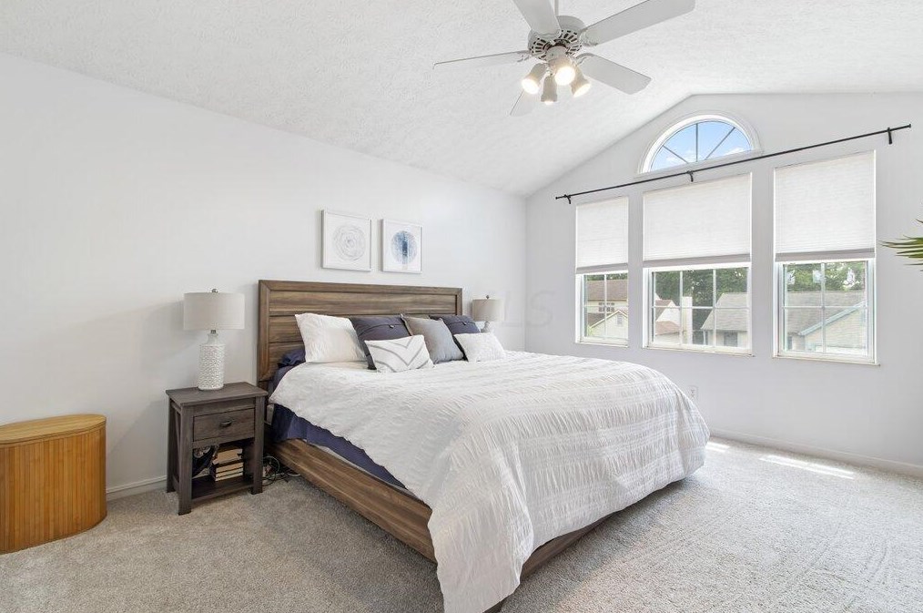 3380 Ln Coste Ln, Columbus OH 43228-7052 exterior